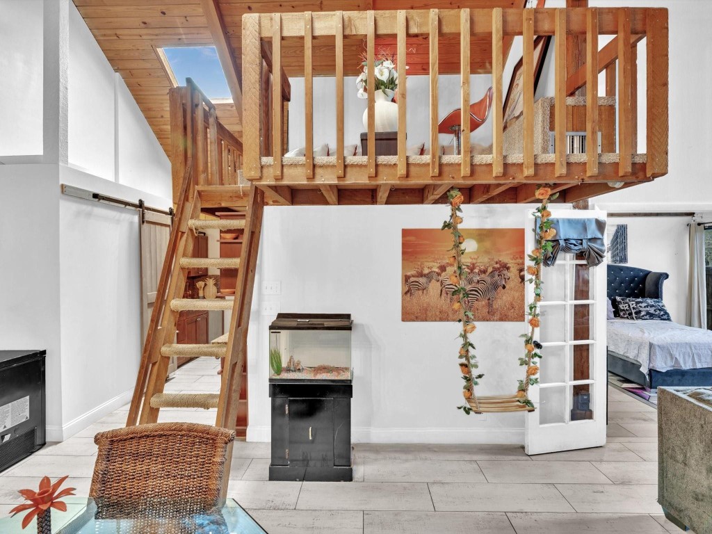 509 N University Dr 6-8