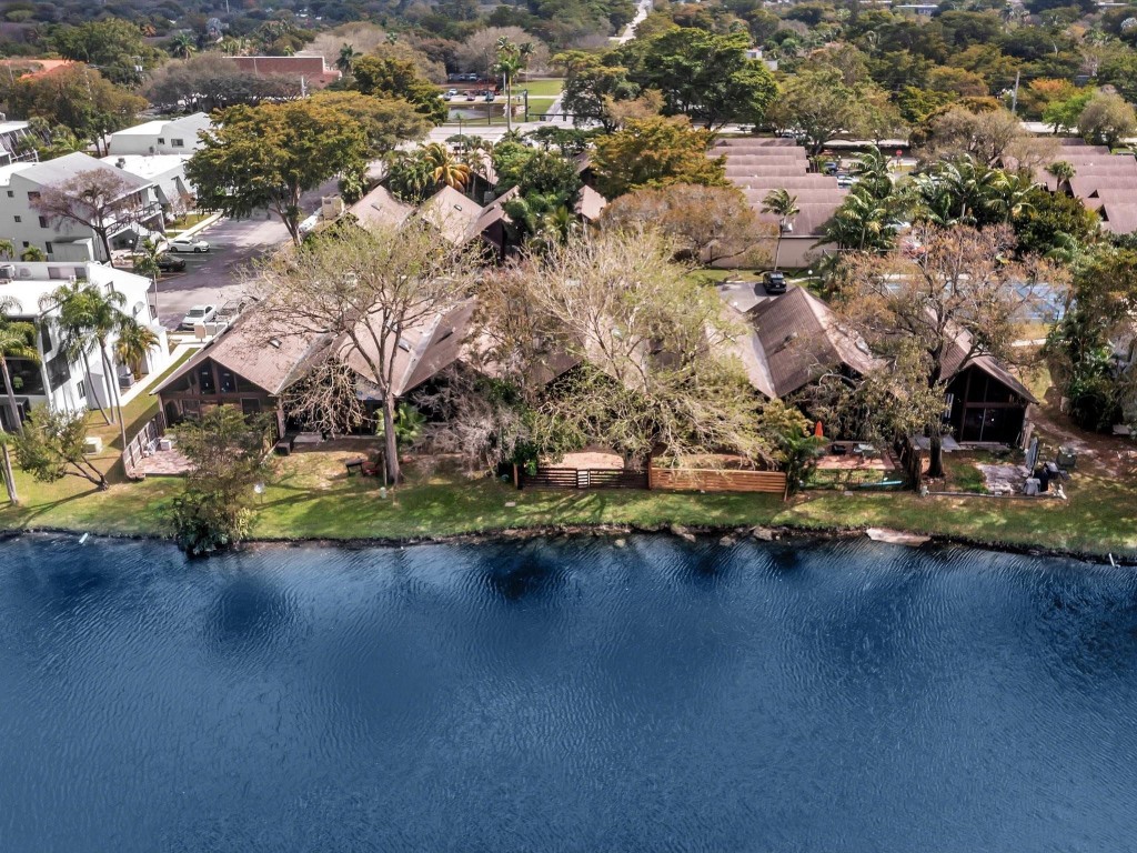 509 N University Dr 6-8