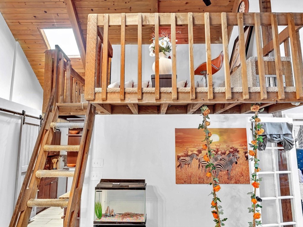 509 N University Dr 6-8