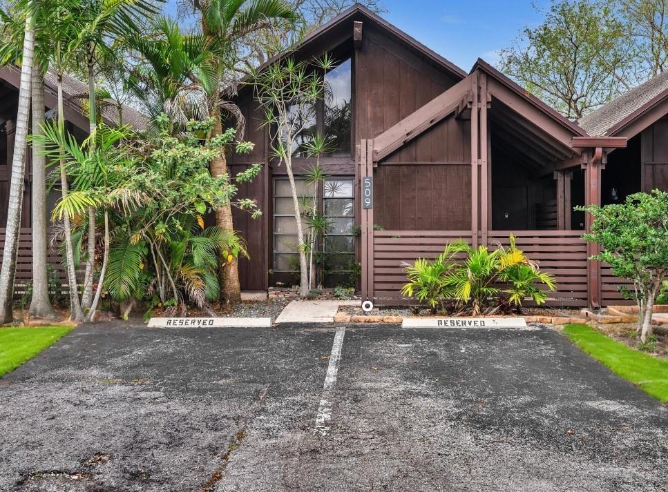 509 N University Dr 6-8