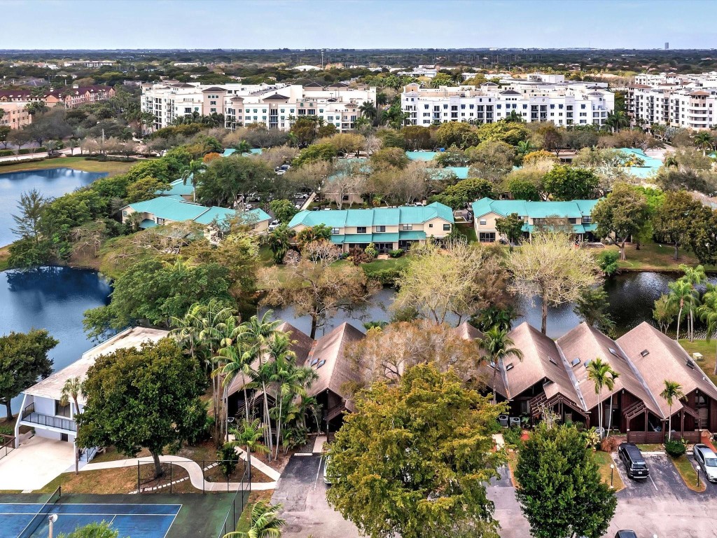 509 N University Dr 6-8