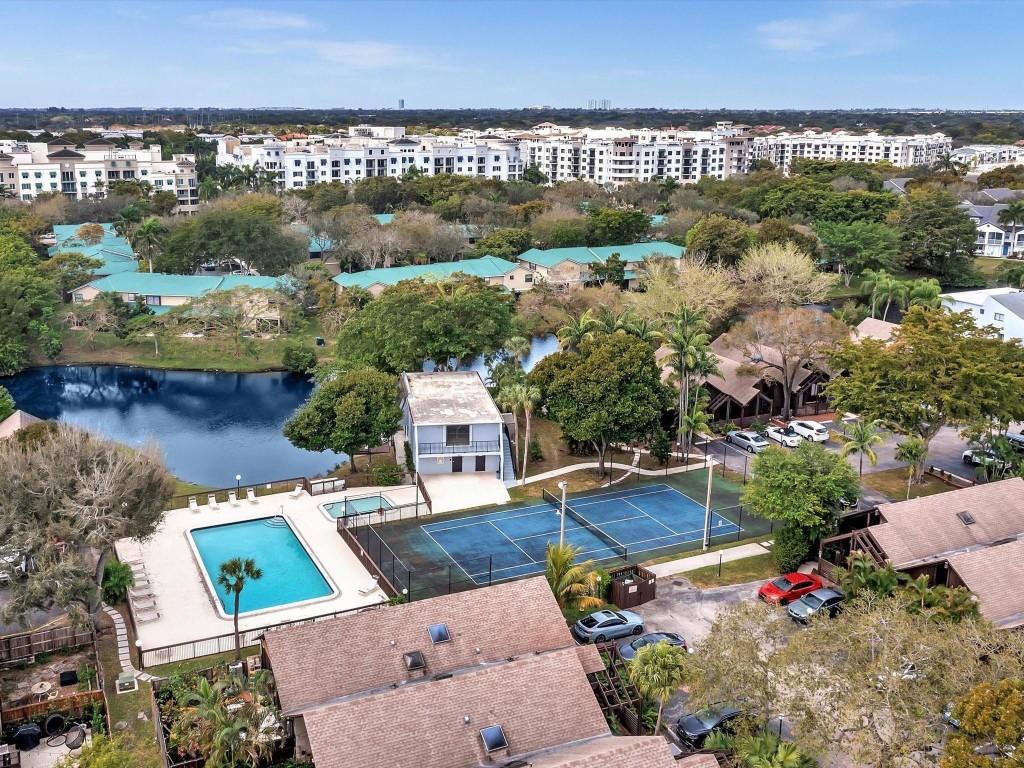 509 N University Dr 6-8