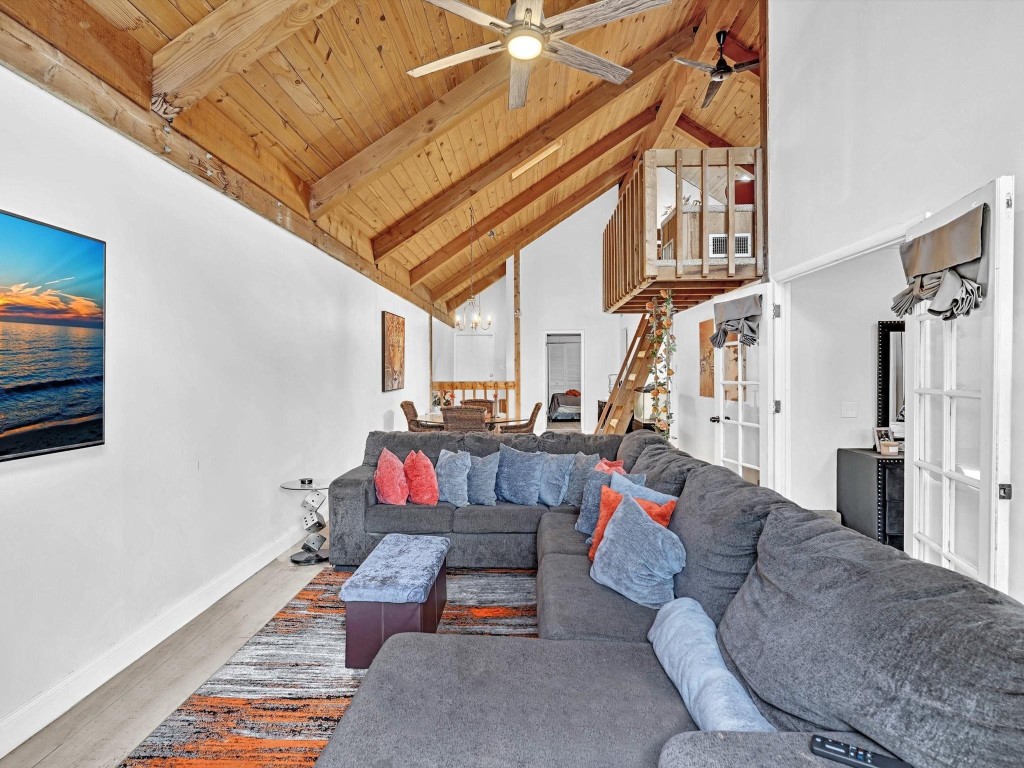 509 N University Dr 6-8