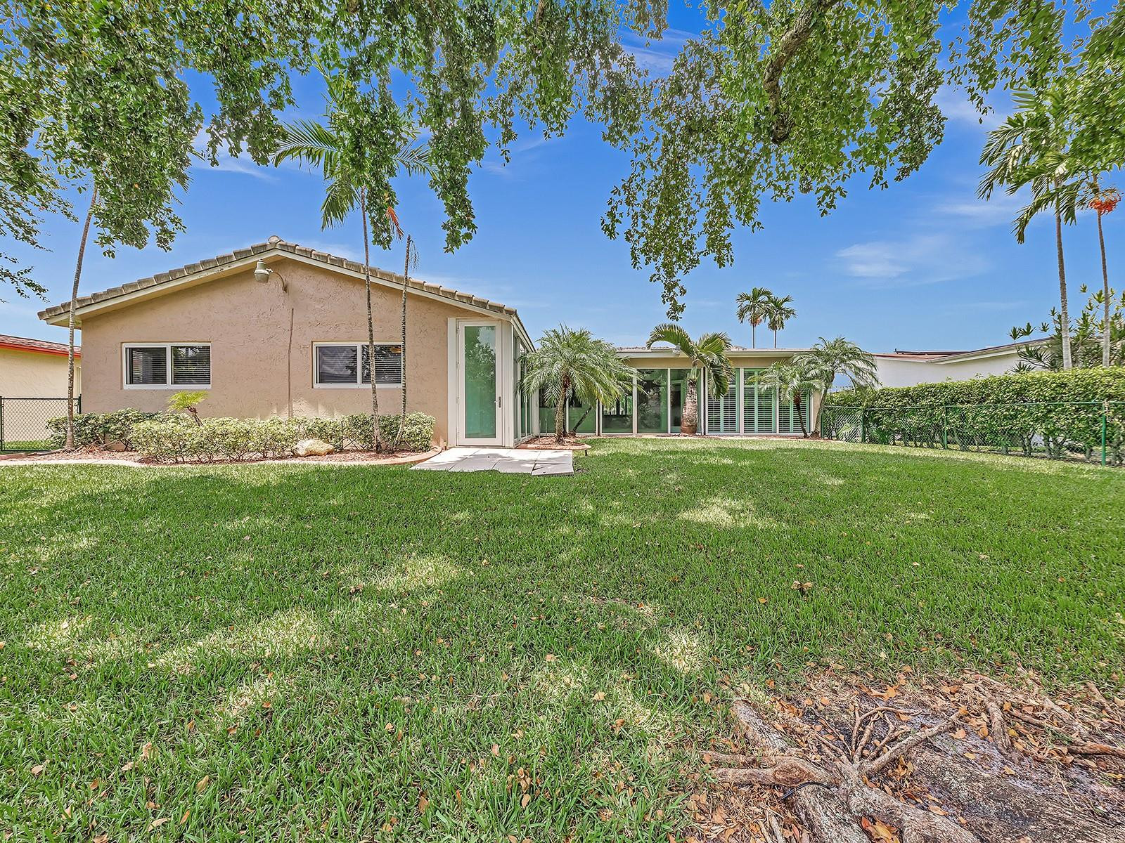 9160 SW 56th St