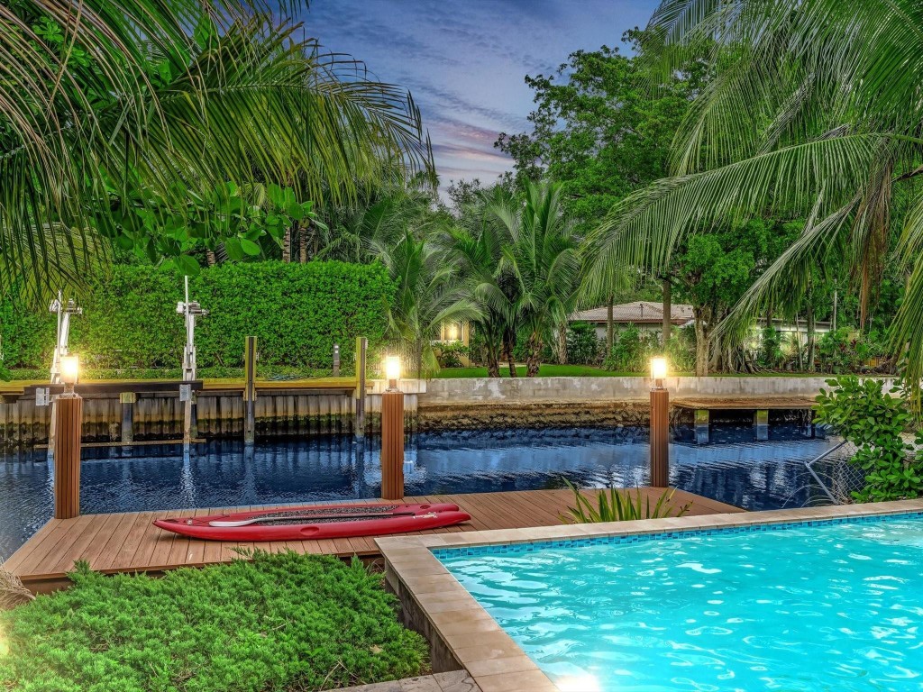 705 Ponce De Leon Dr