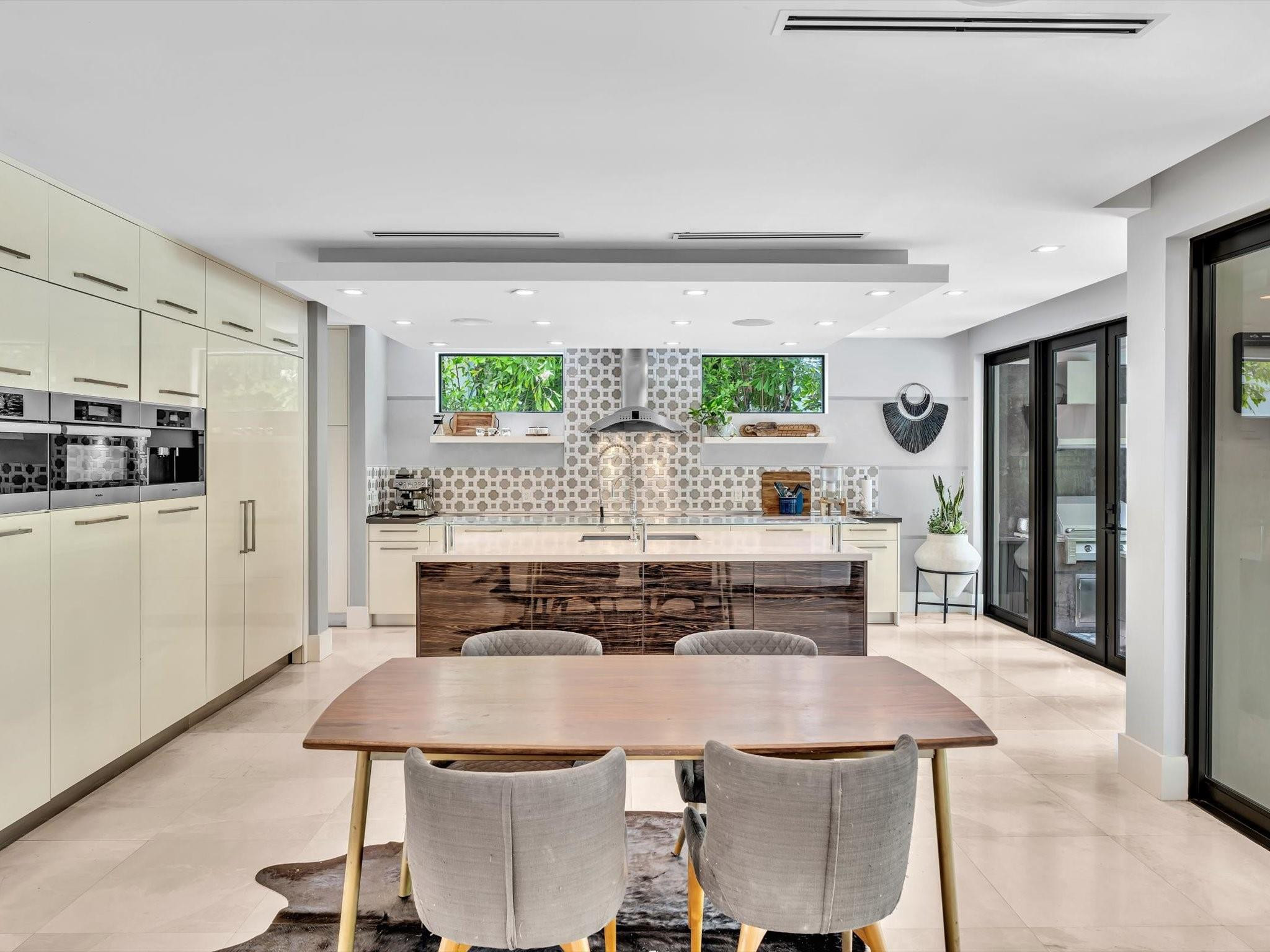 705 Ponce De Leon Dr