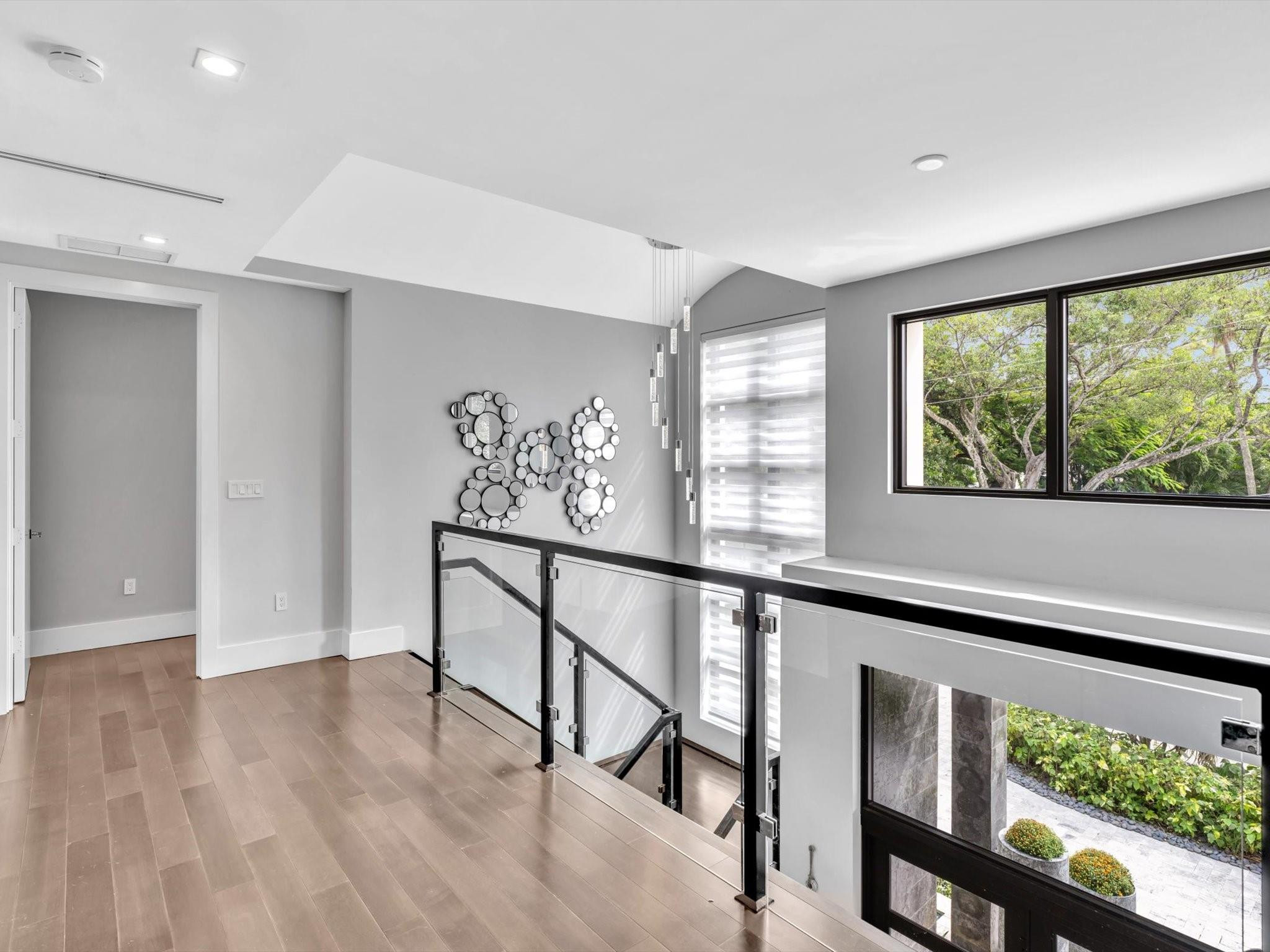 705 Ponce De Leon Dr