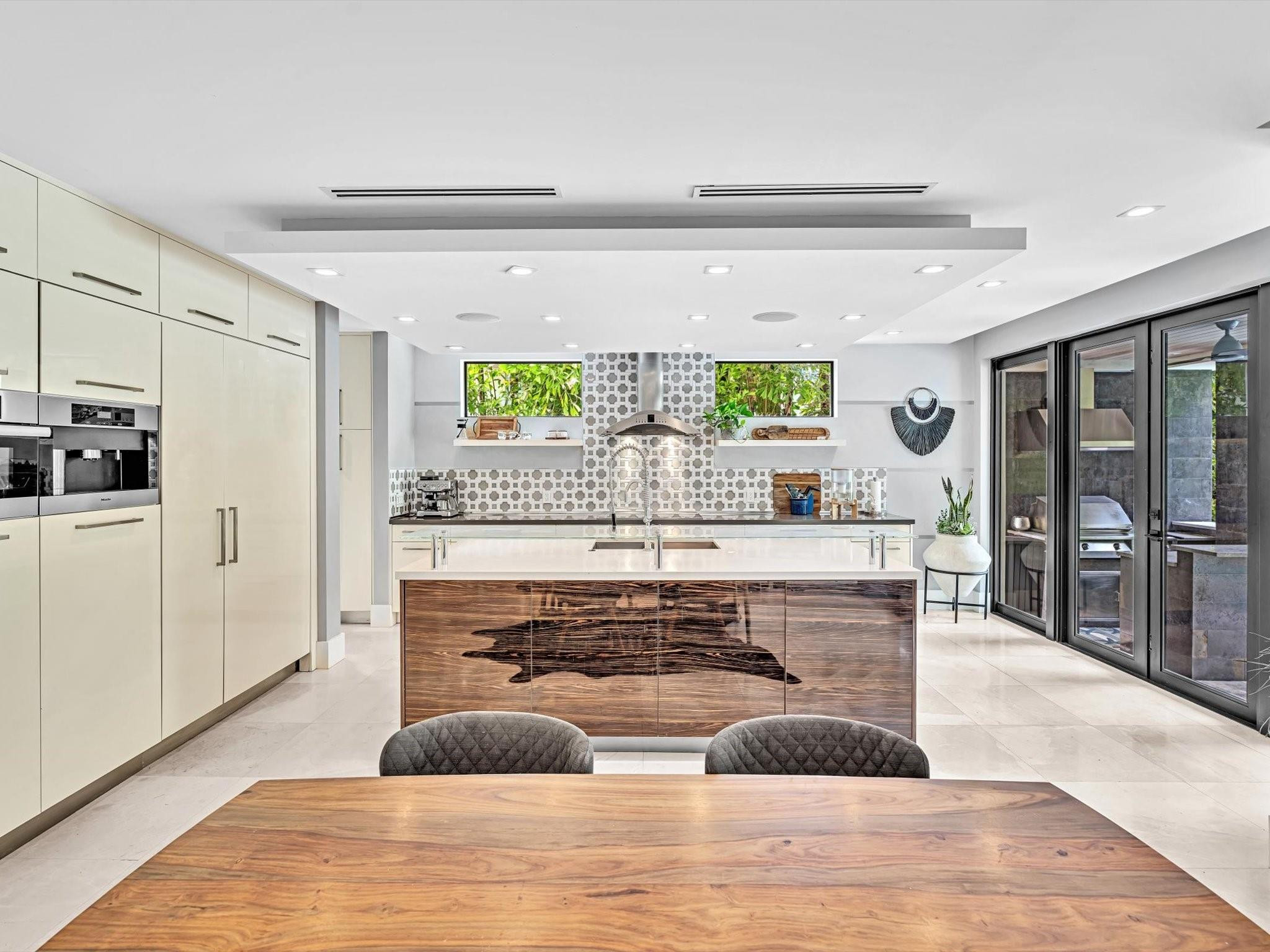 705 Ponce De Leon Dr