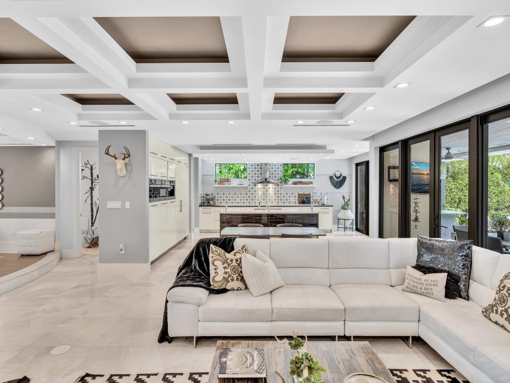 705 Ponce De Leon Dr