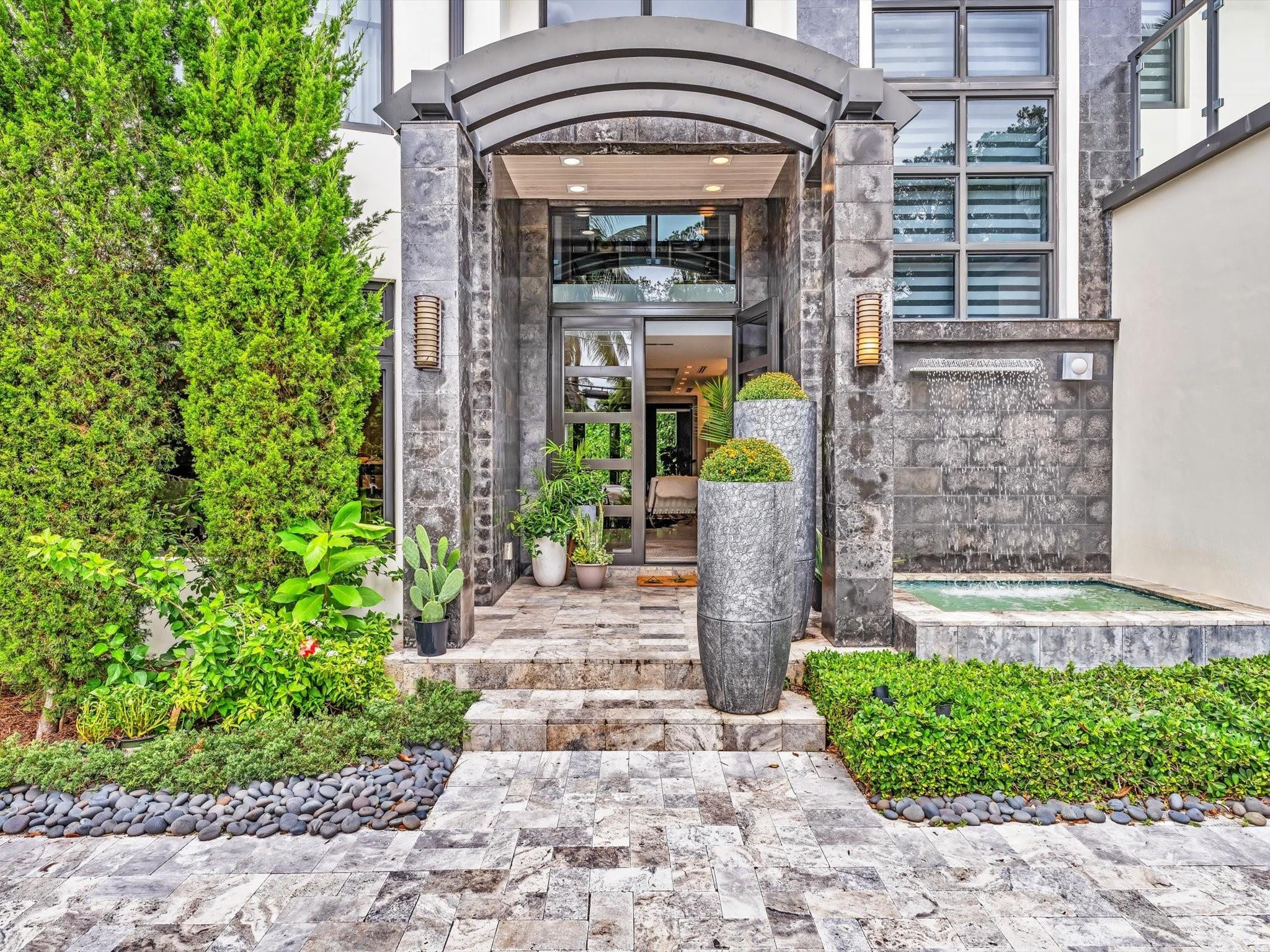 705 Ponce De Leon Dr