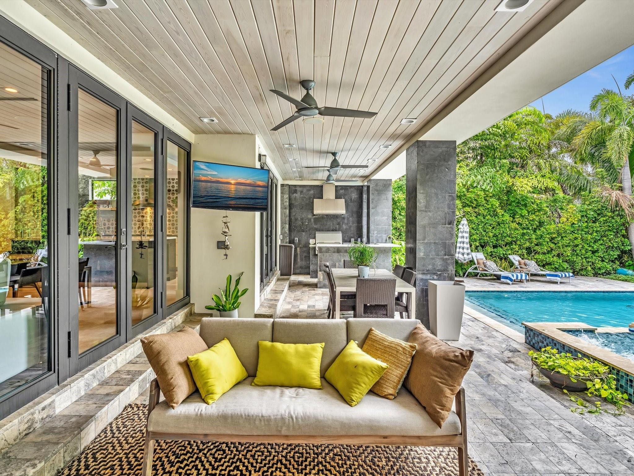 705 Ponce De Leon Dr