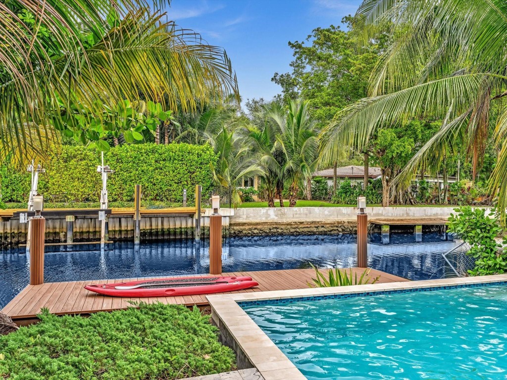 705 Ponce De Leon Dr