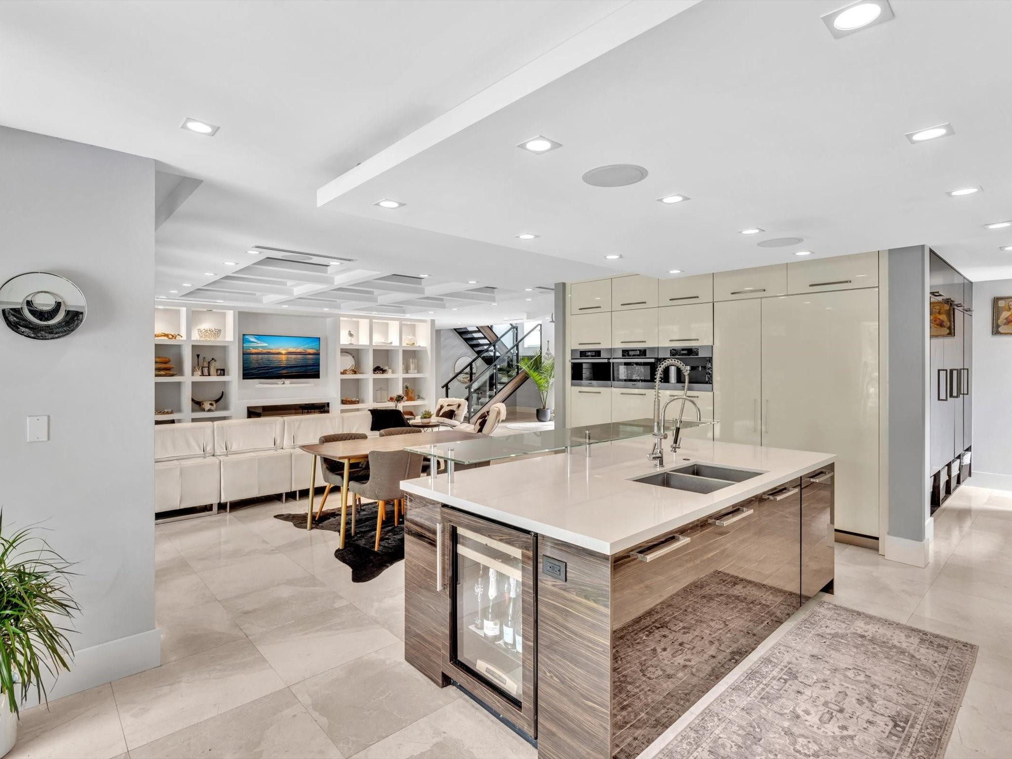 705 Ponce De Leon Dr