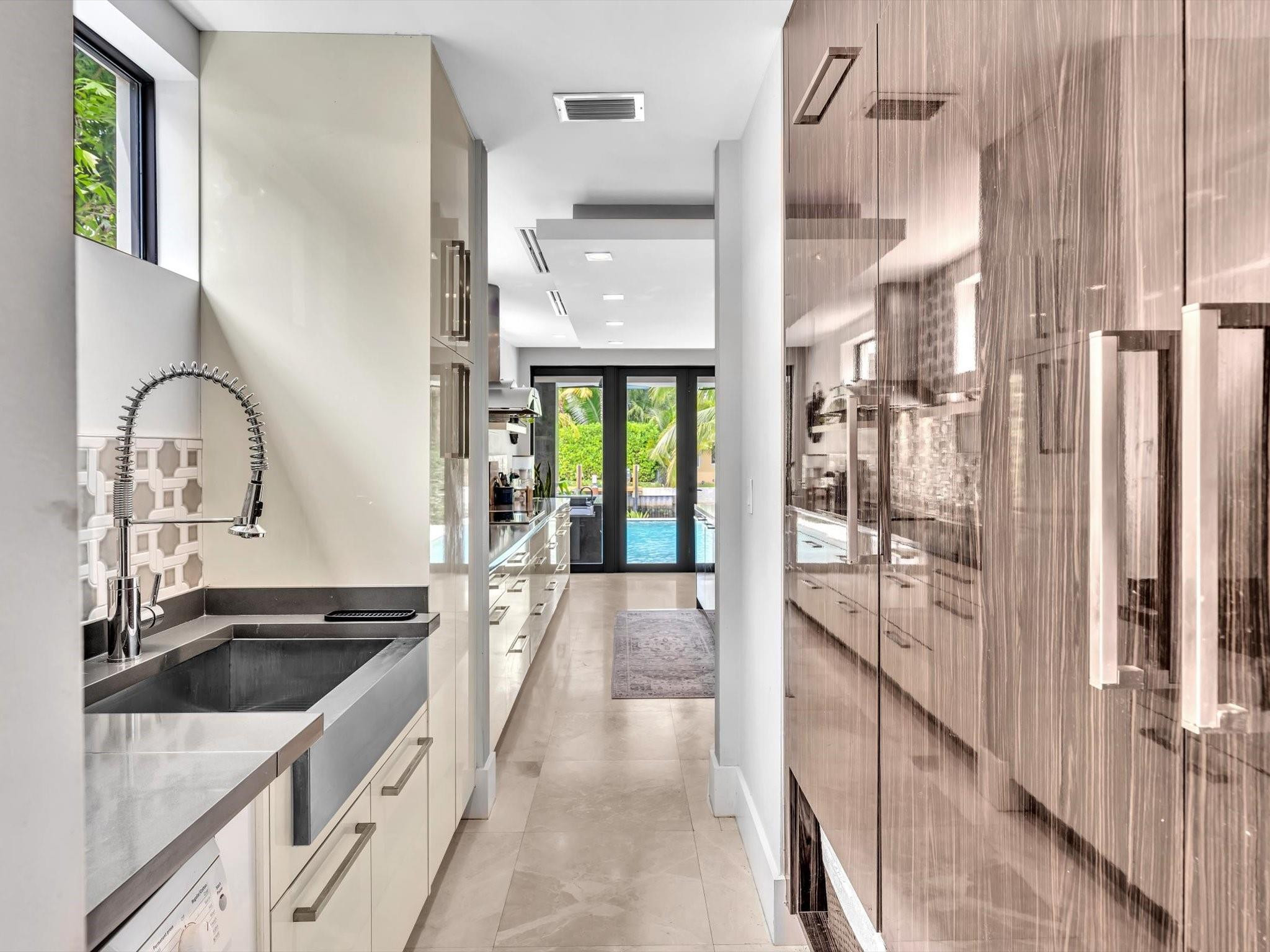 705 Ponce De Leon Dr