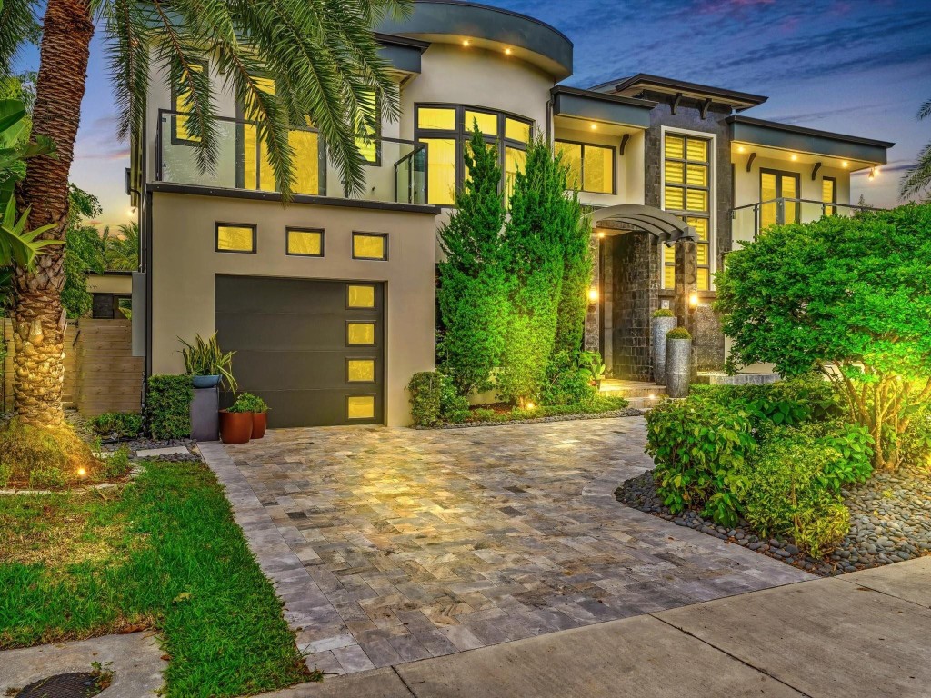 705 Ponce De Leon Dr