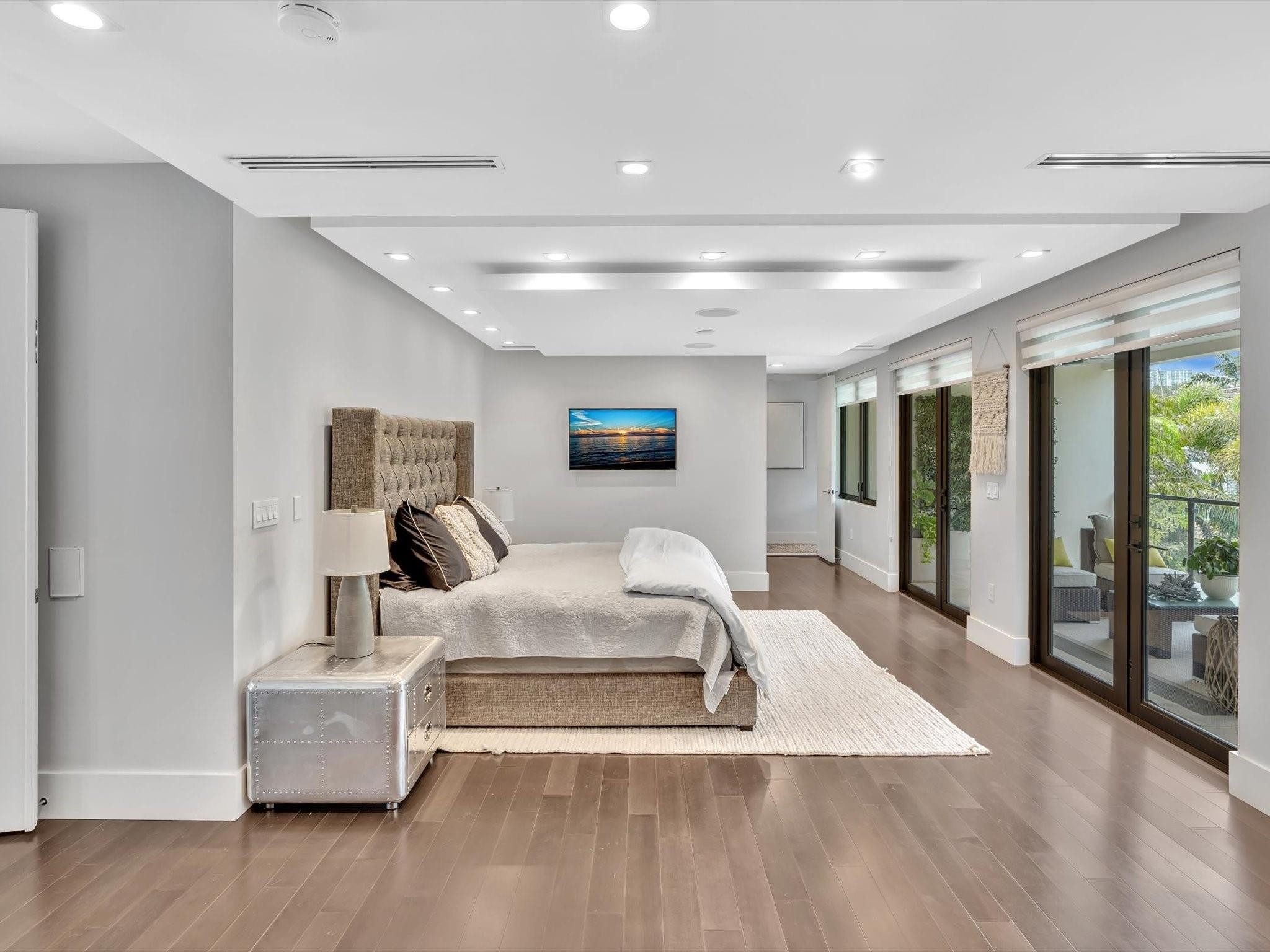 705 Ponce De Leon Dr