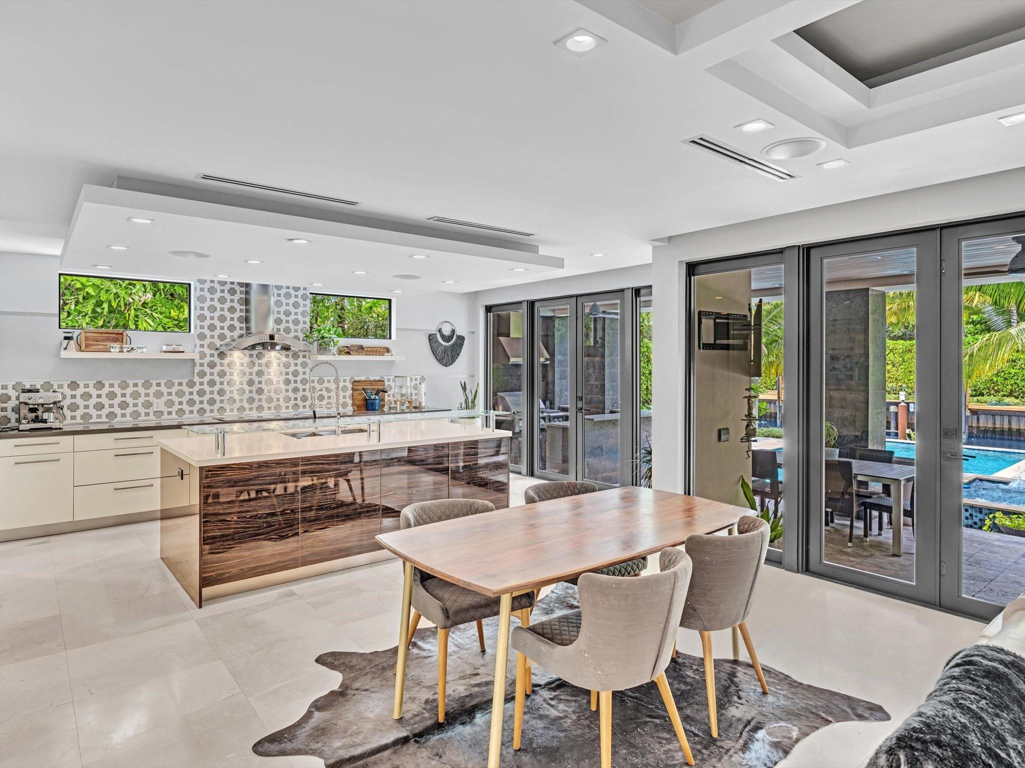 705 Ponce De Leon Dr