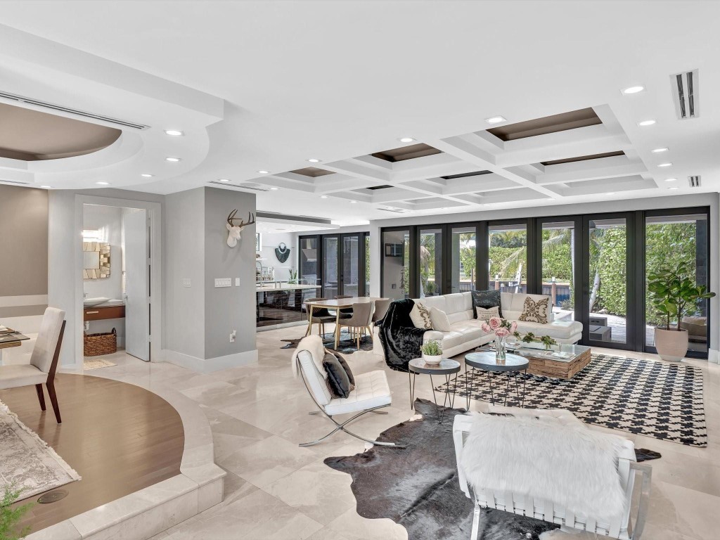 705 Ponce De Leon Dr