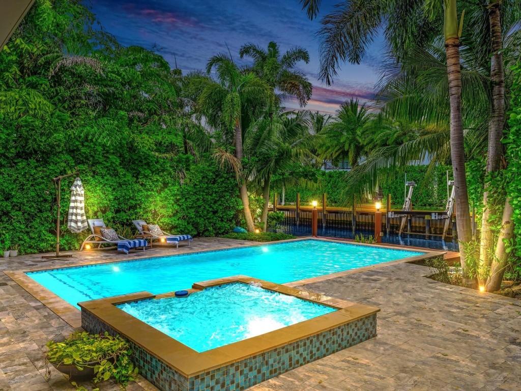 705 Ponce De Leon Dr