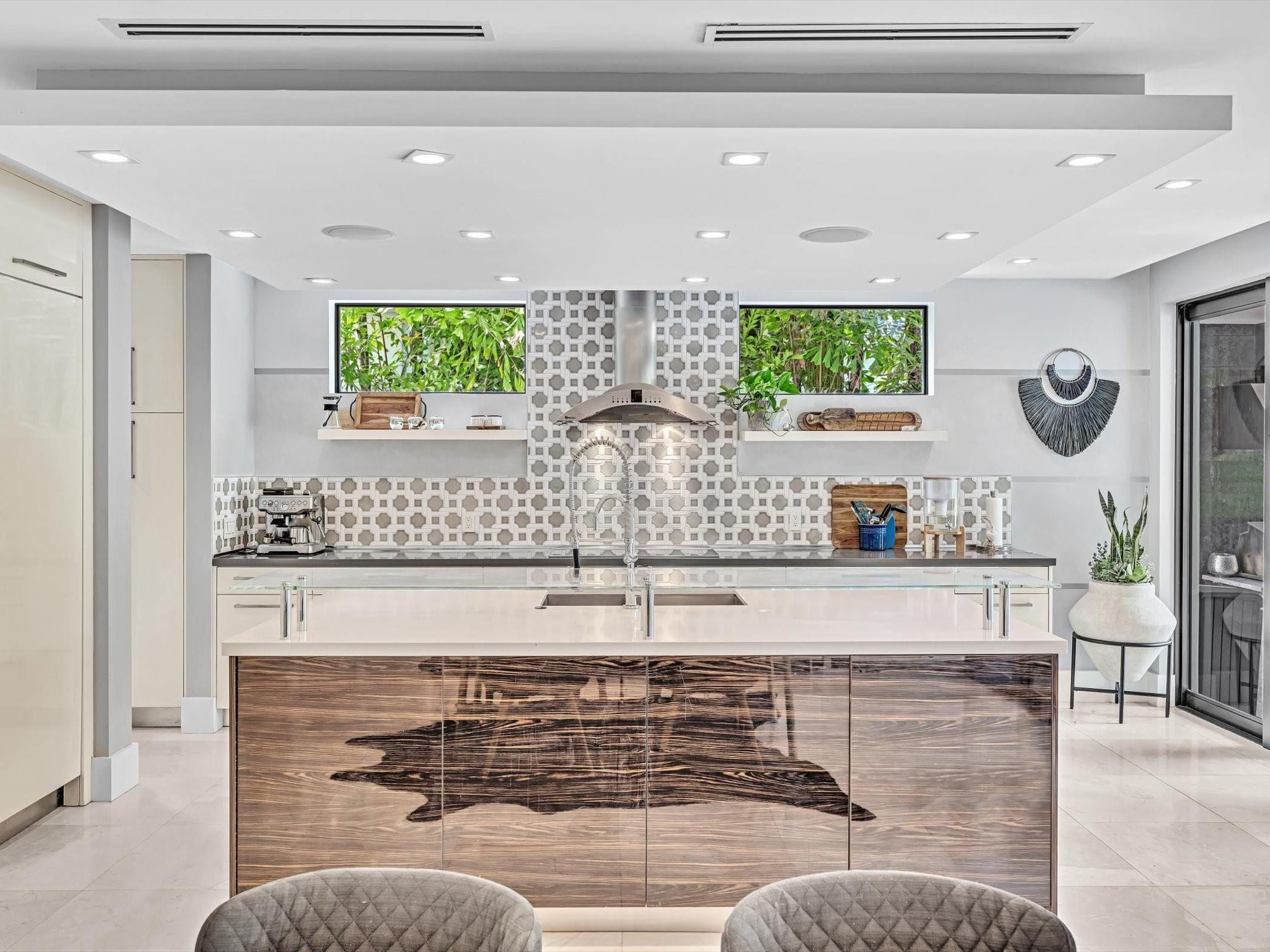 705 Ponce De Leon Dr