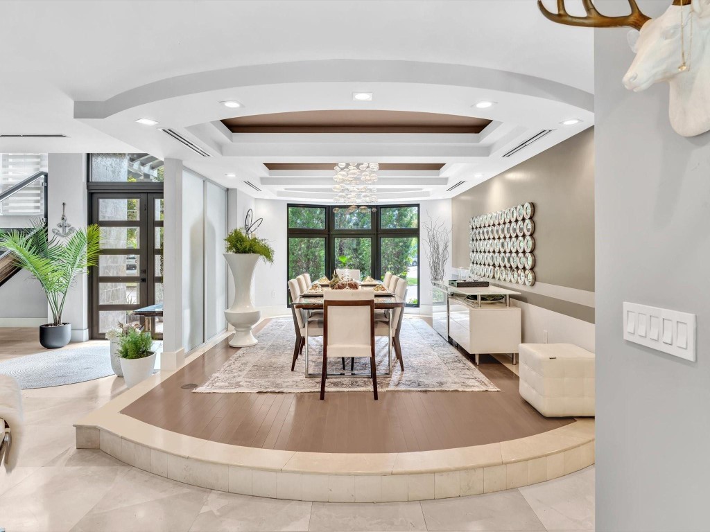 705 Ponce De Leon Dr