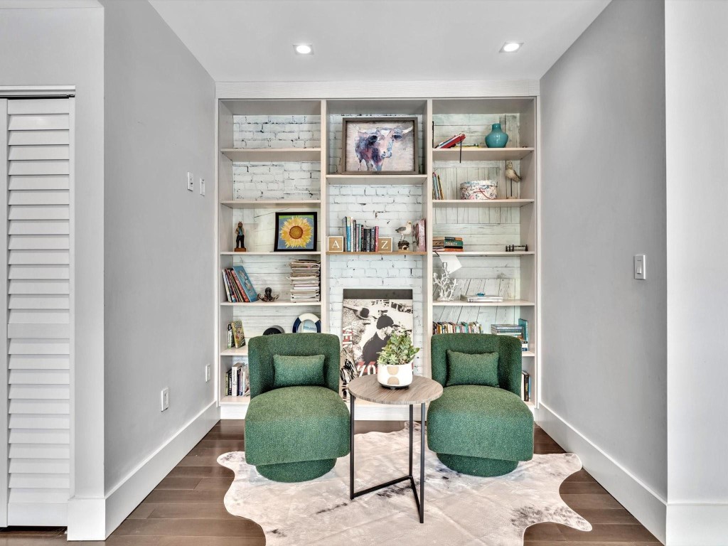 705 Ponce De Leon Dr