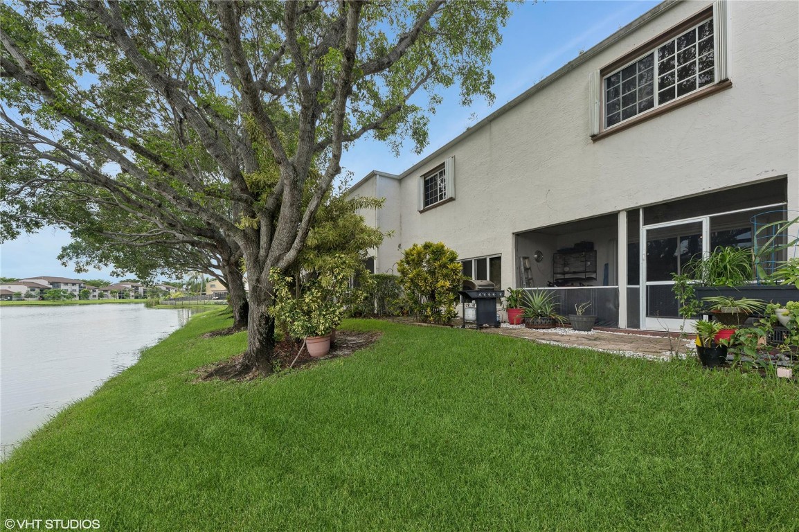 9505 NW 42nd St 9505