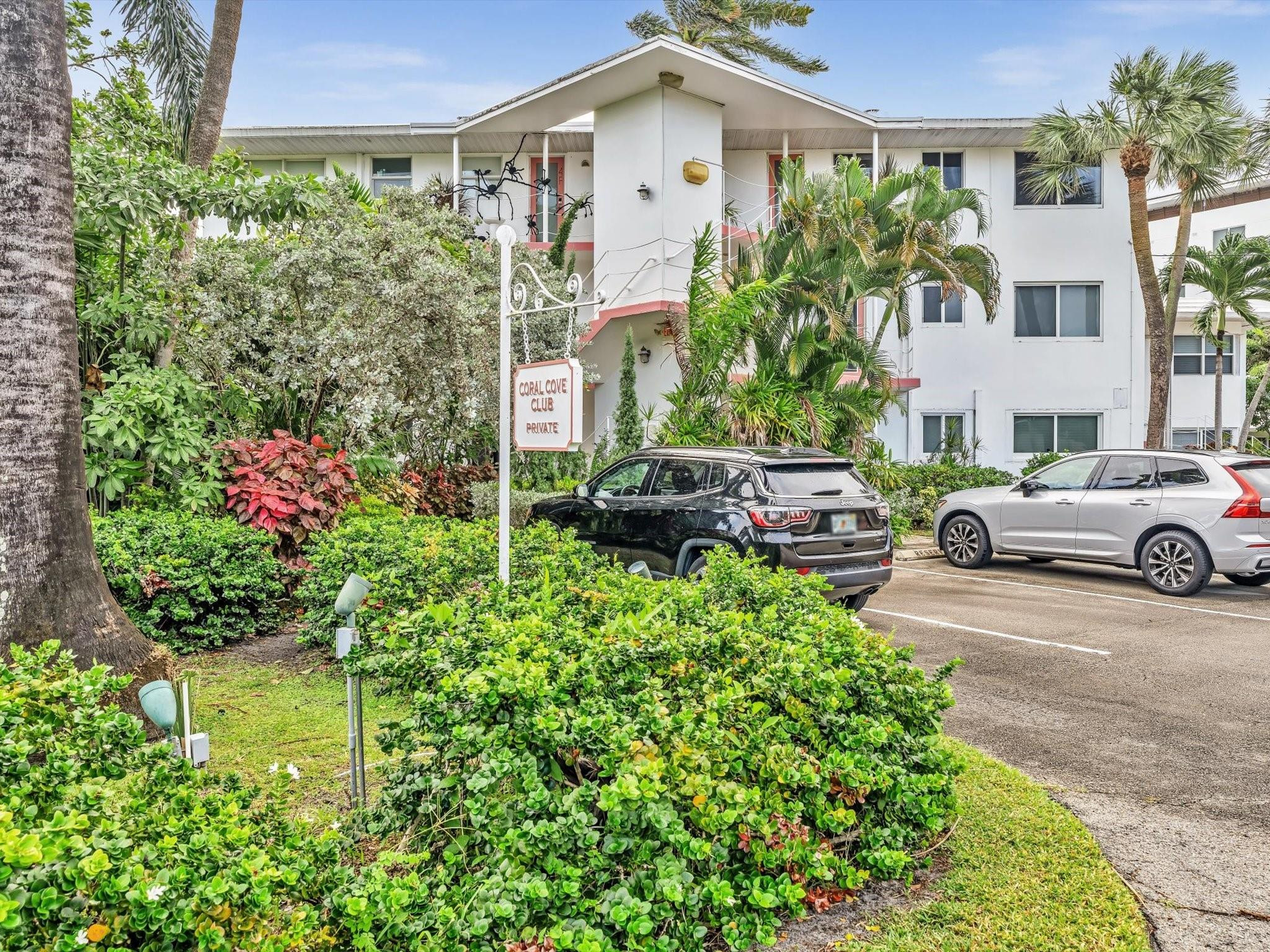 1124 Seminole Dr 4D