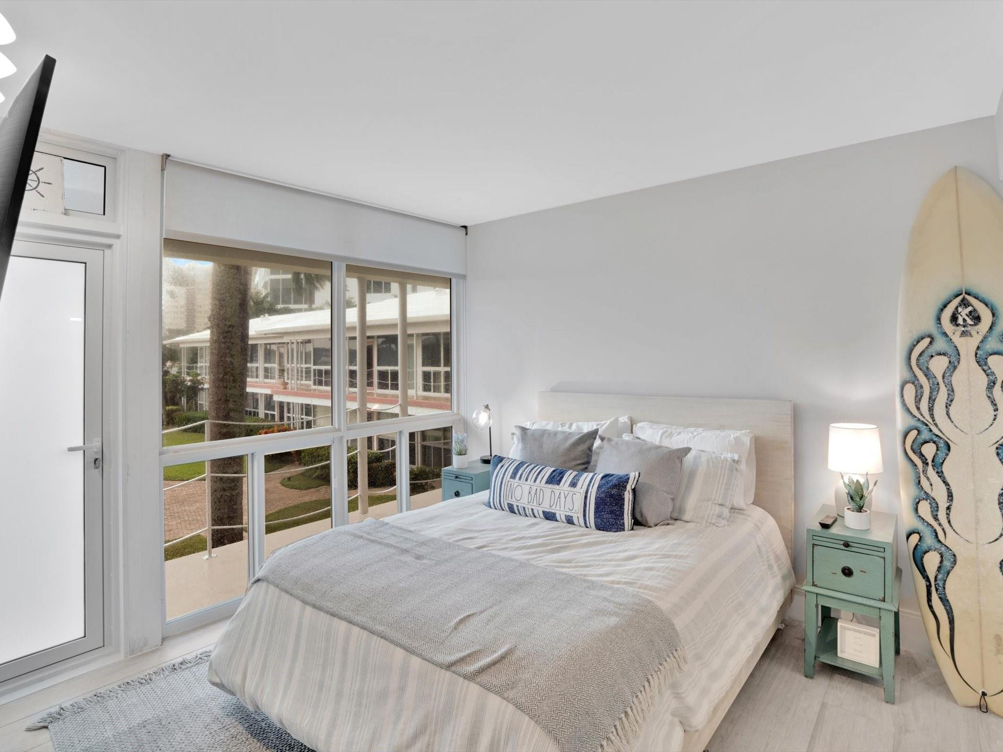 1124 Seminole Dr 4D