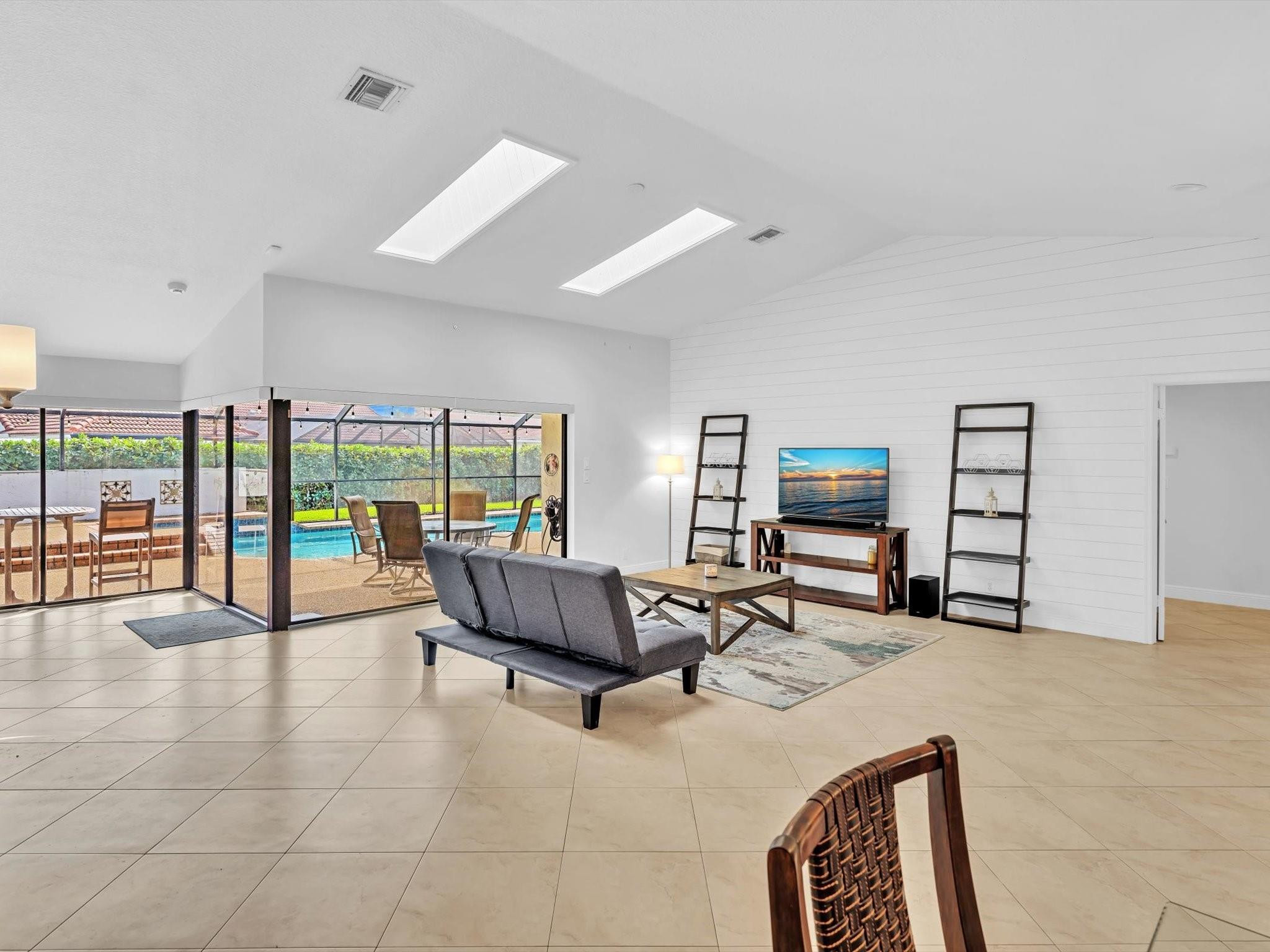5077 NW 90th Ter