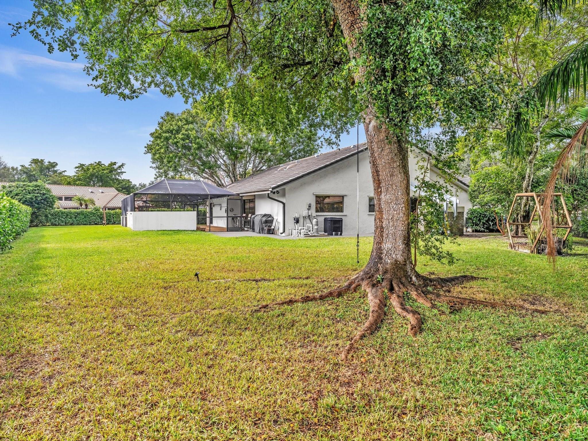 5077 NW 90th Ter
