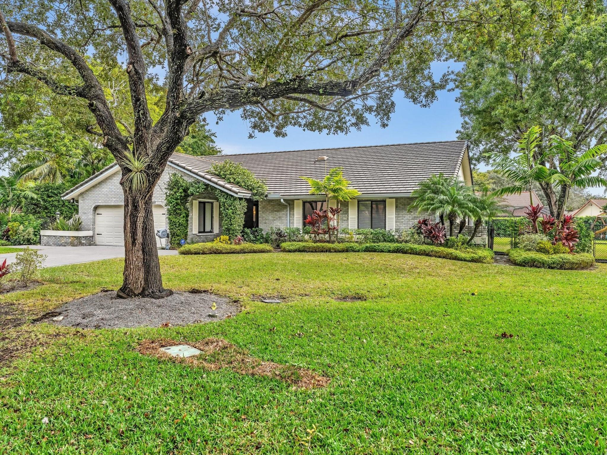5077 NW 90th Ter