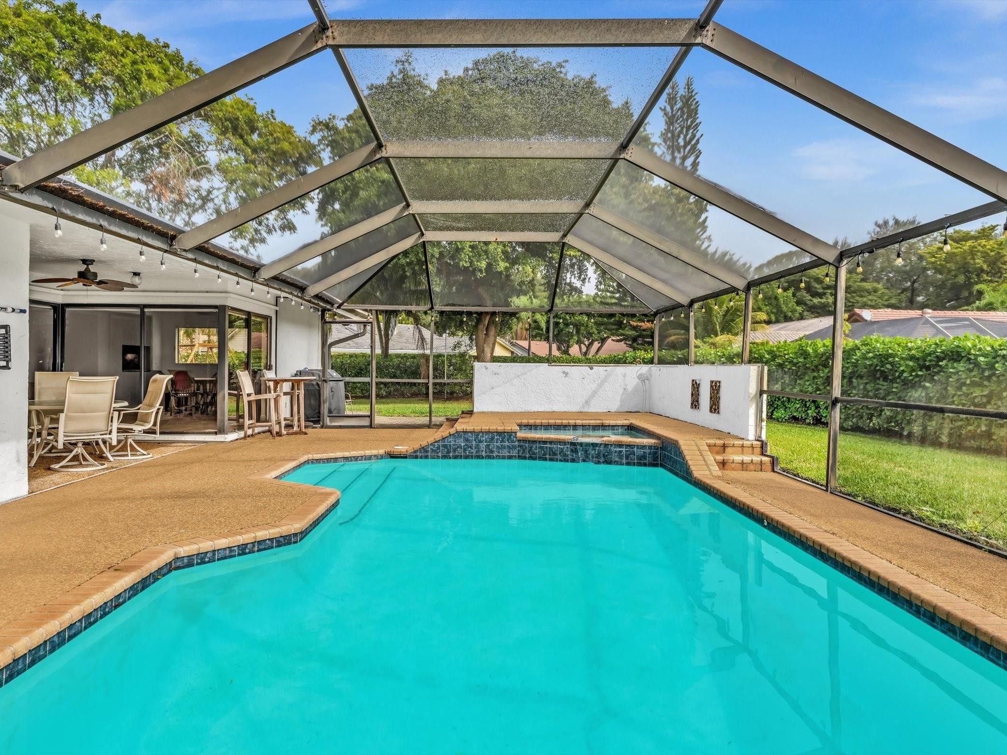 5077 NW 90th Ter