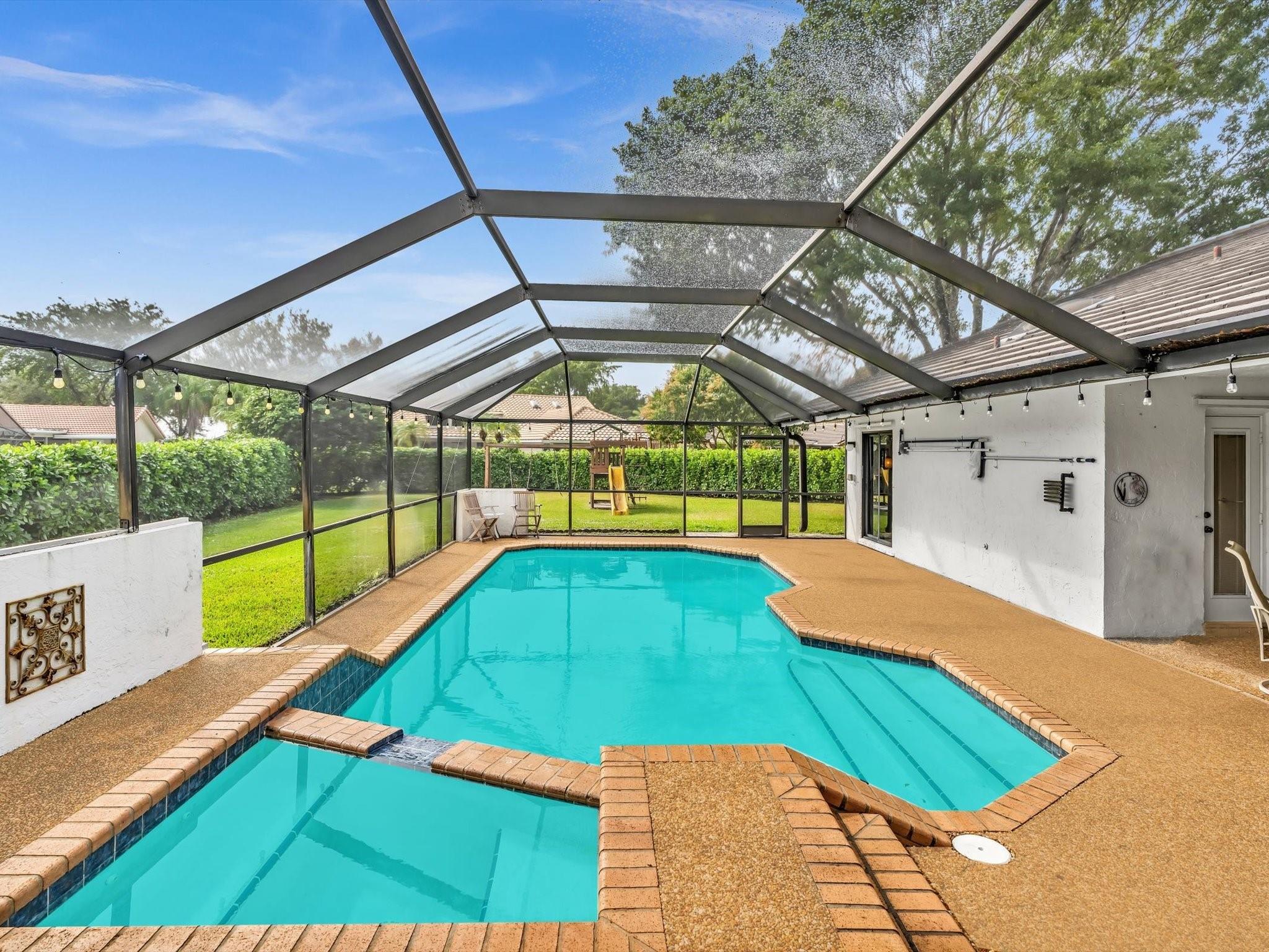 5077 NW 90th Ter