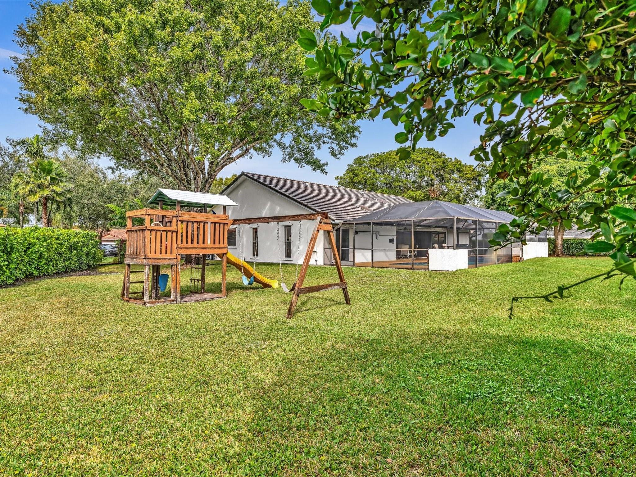 5077 NW 90th Ter