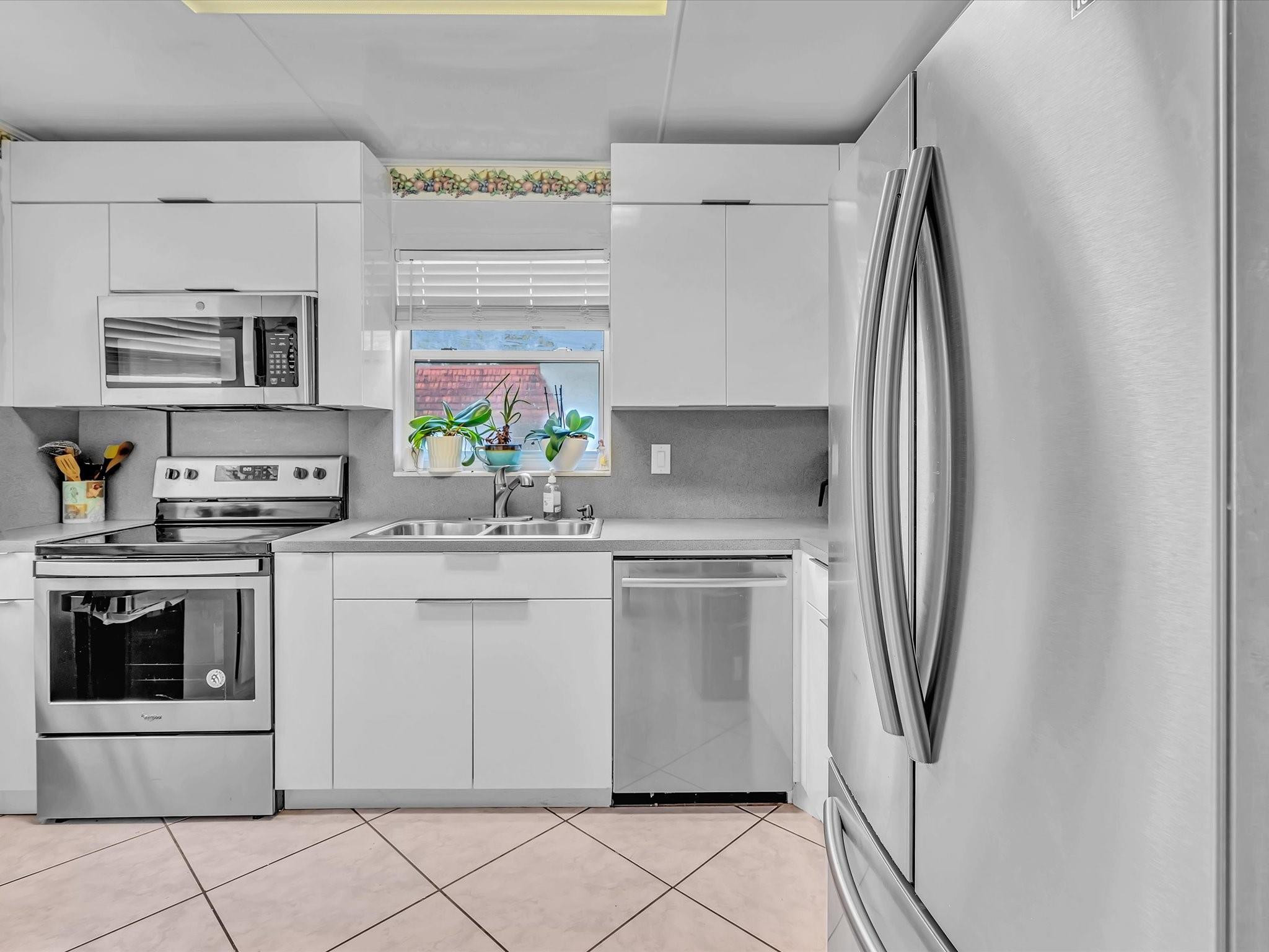 3511 Inverrary Dr K-201