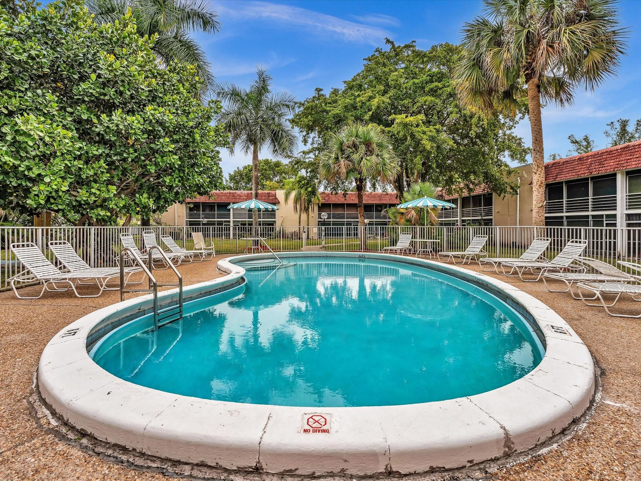 3511 Inverrary Dr K-201