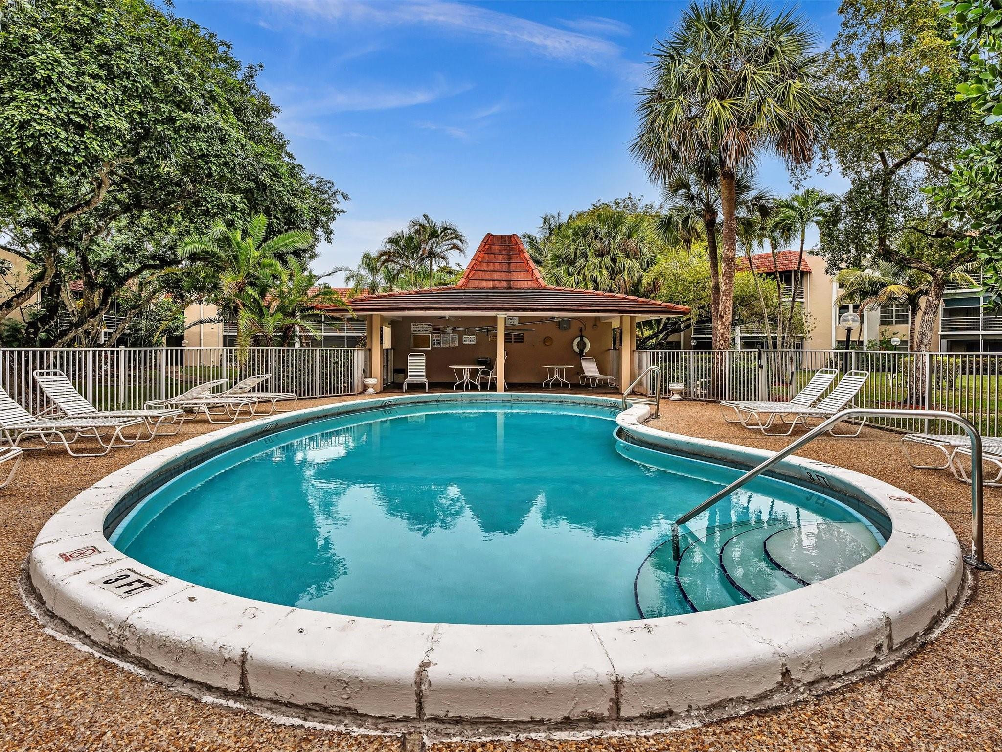 3511 Inverrary Dr K-201