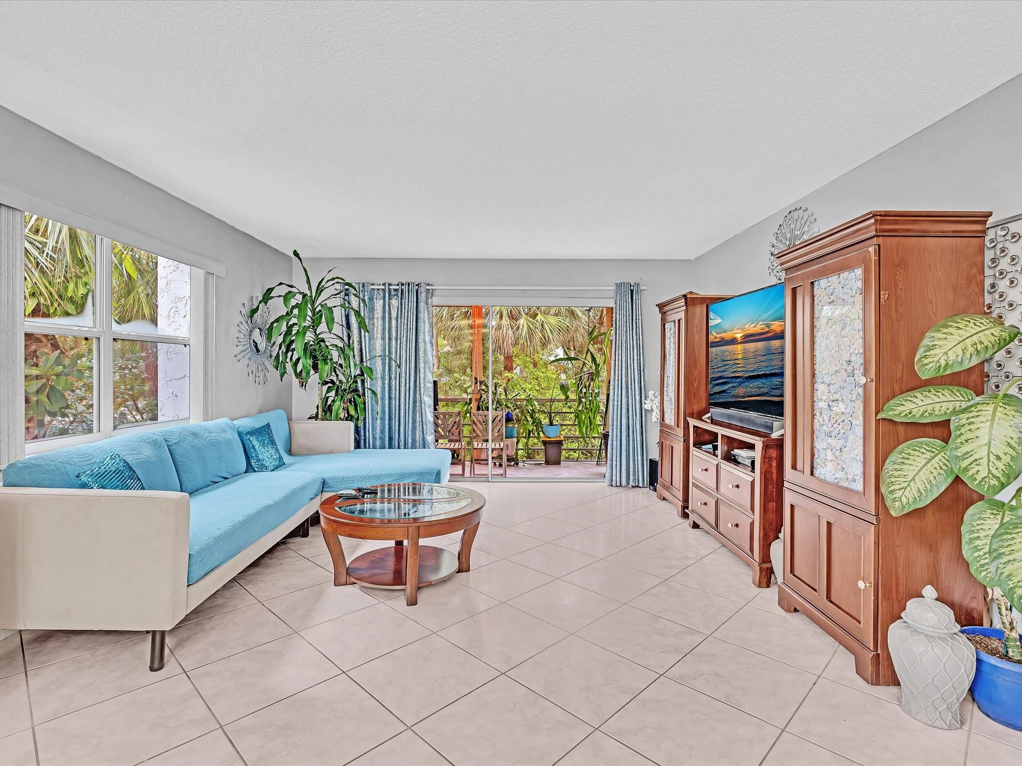 3511 Inverrary Dr K-201
