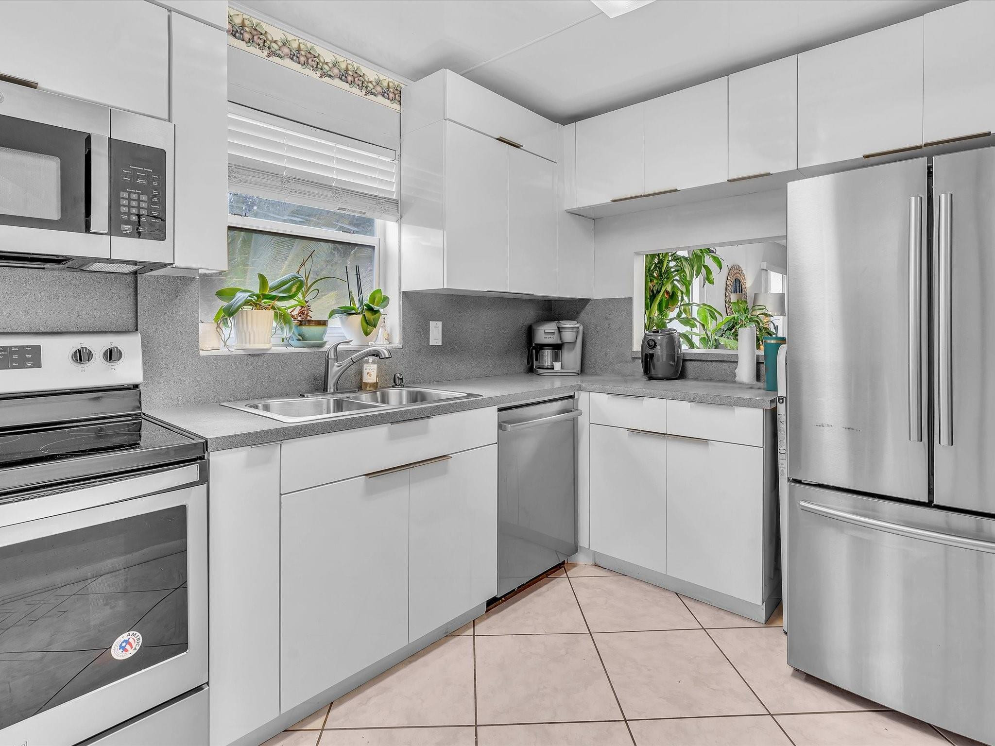 3511 Inverrary Dr K-201