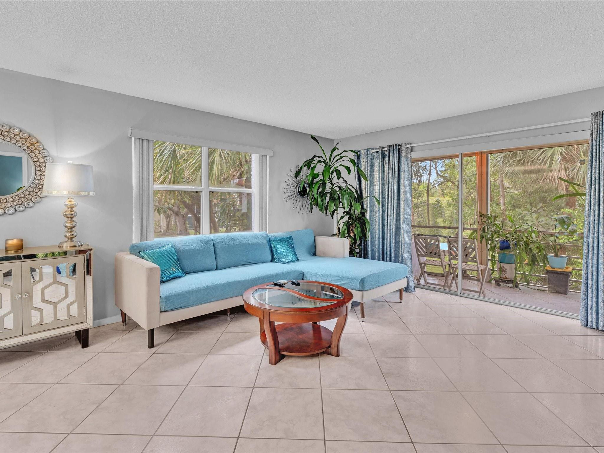 3511 Inverrary Dr K-201