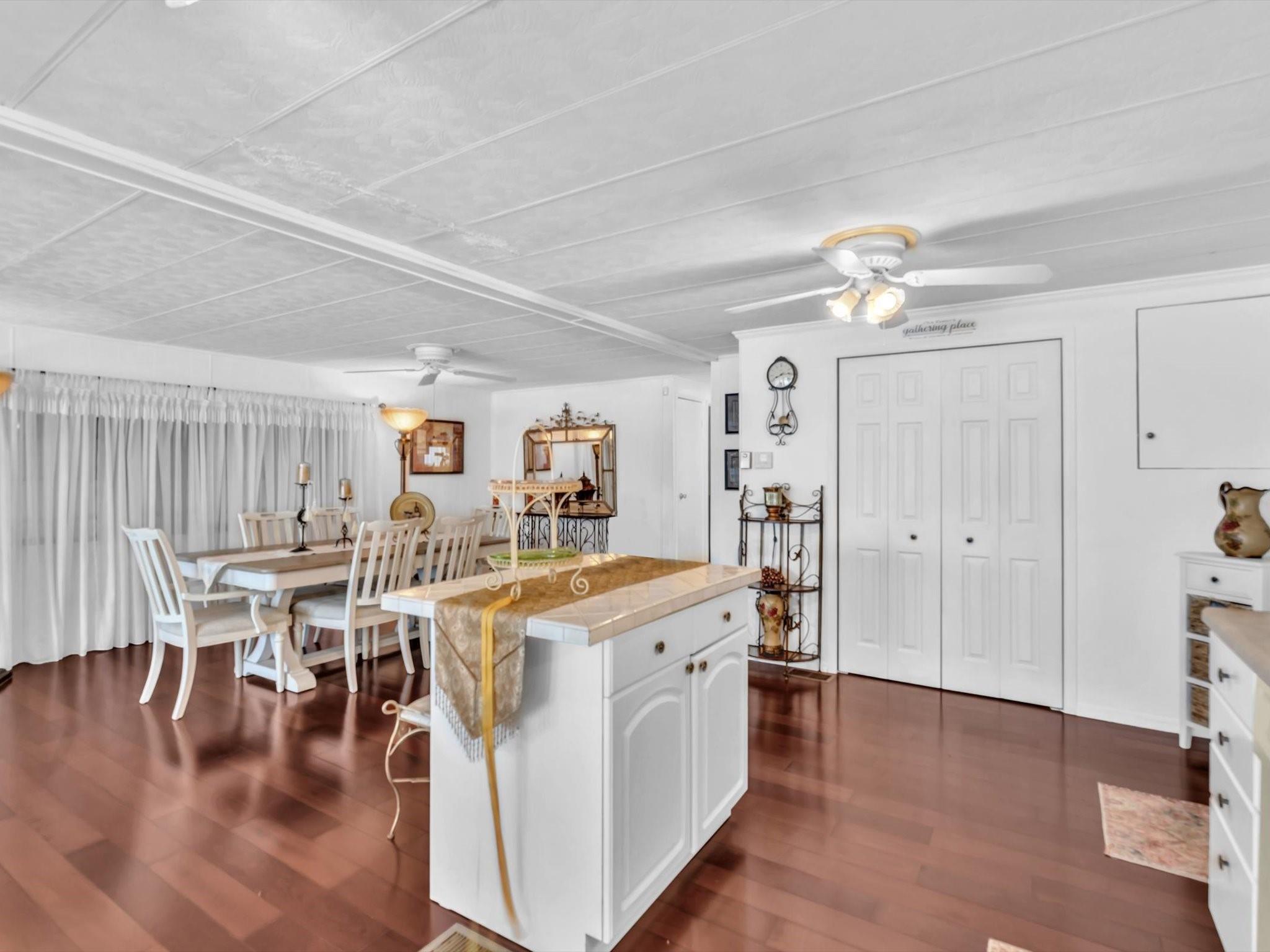 3137 SW 58th Pl
