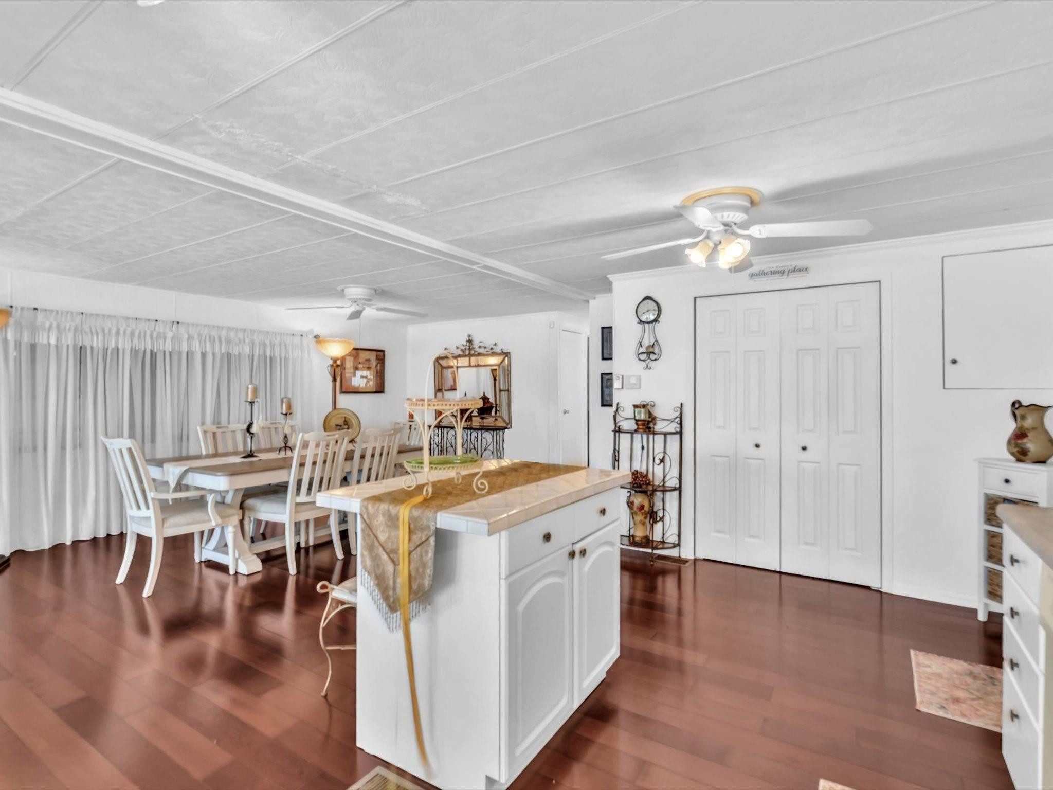 3137 SW 58th Pl