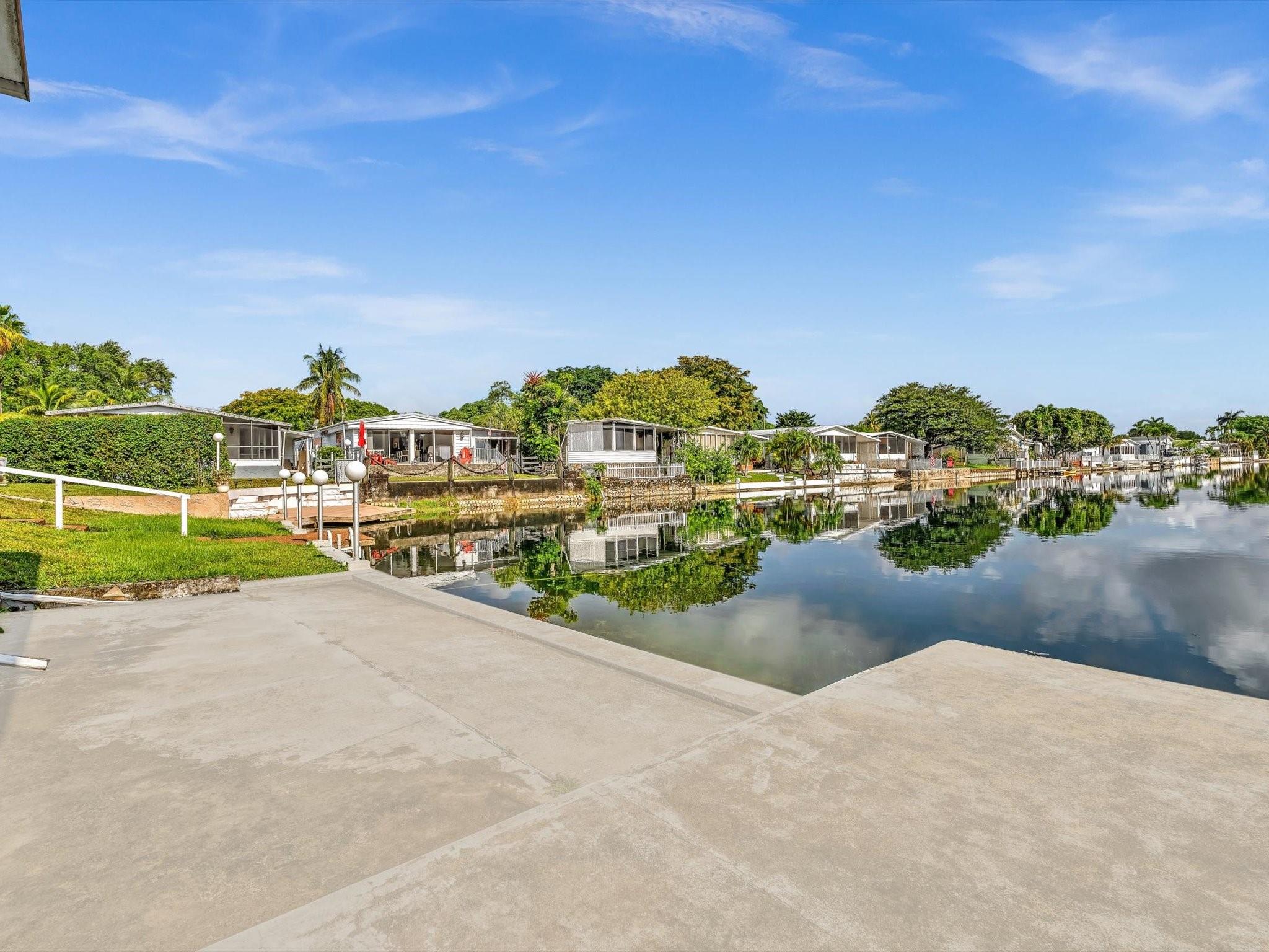 3137 SW 58th Pl