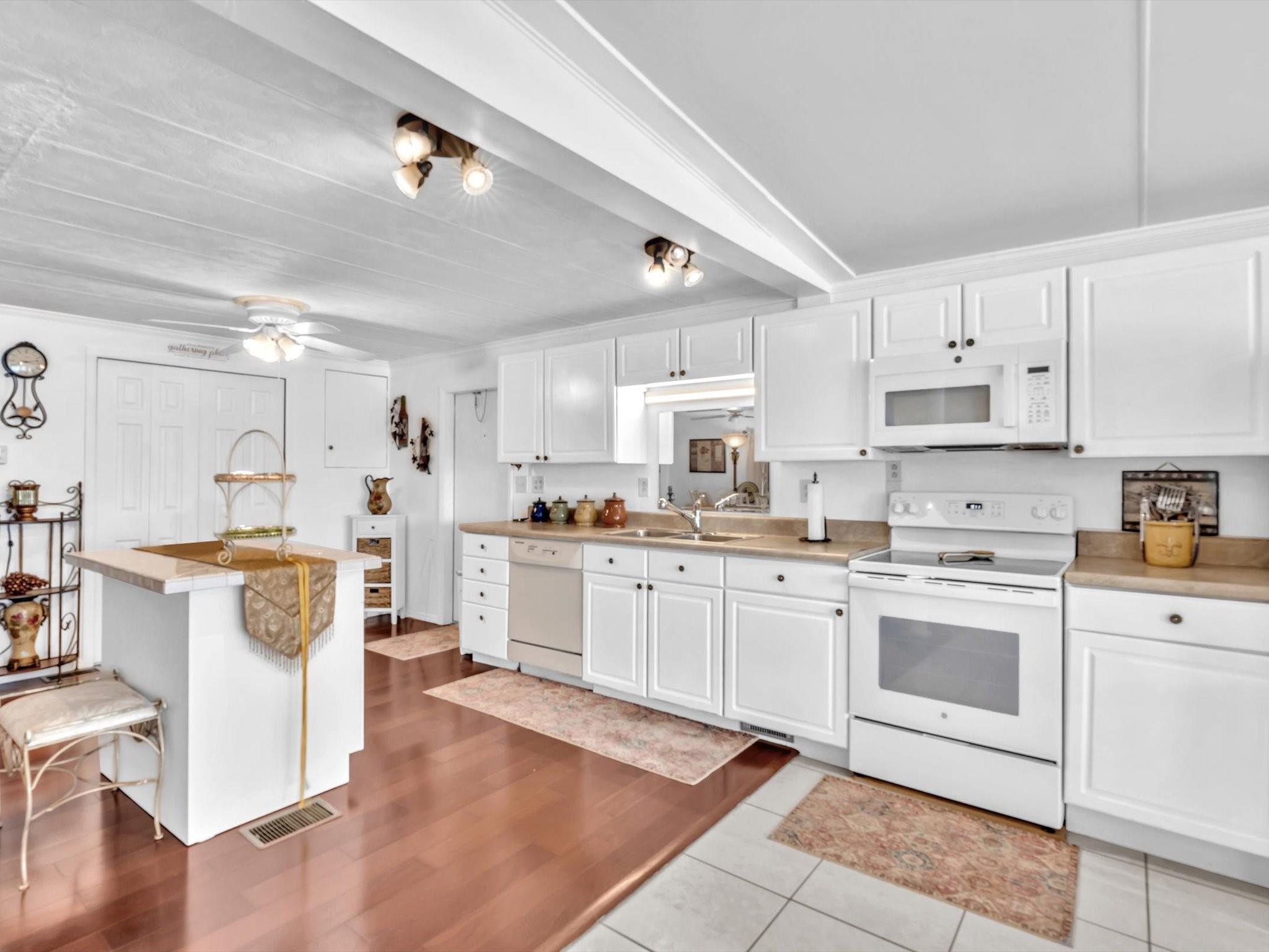 3137 SW 58th Pl