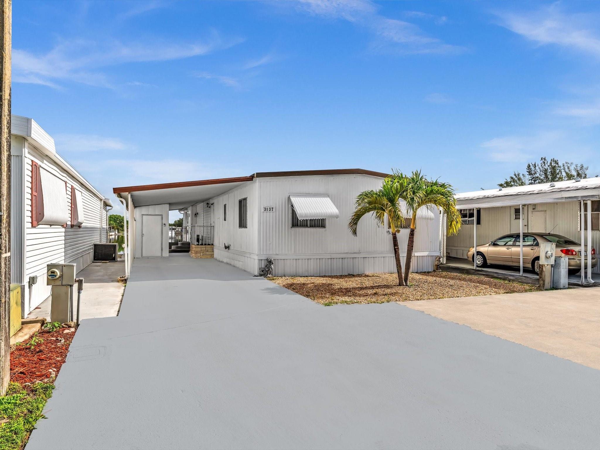 3137 SW 58th Pl