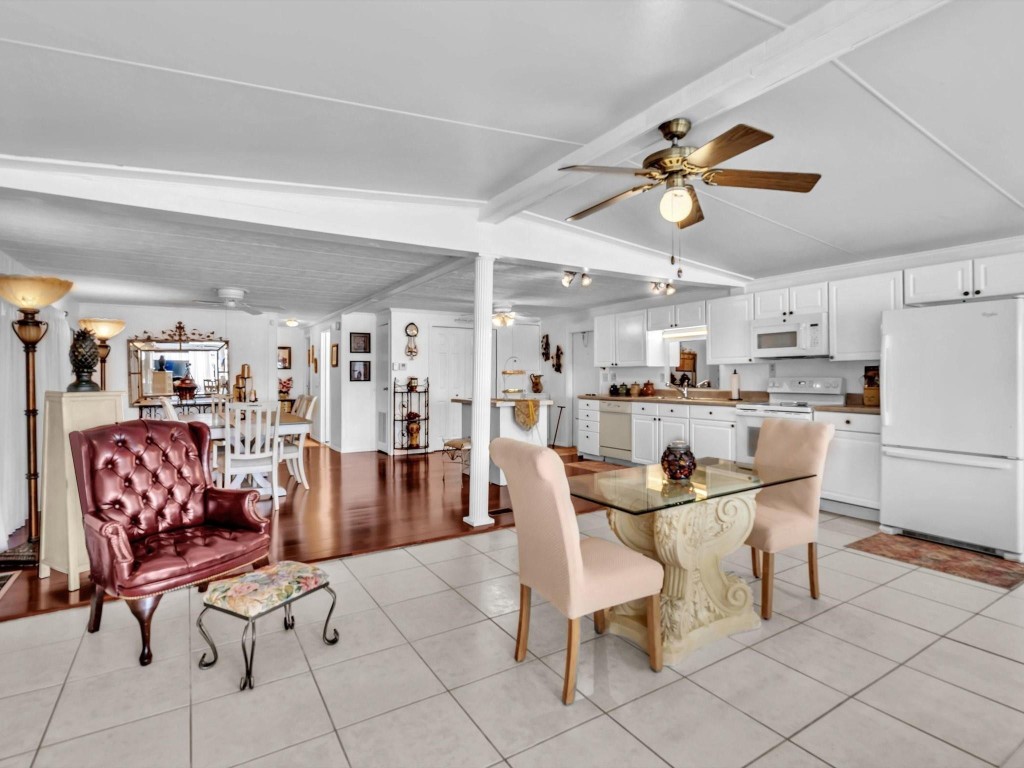 3137 SW 58th Pl