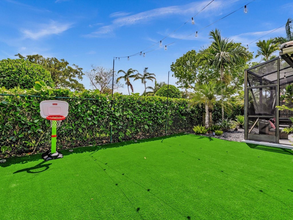14304 S Royal Cove Cir