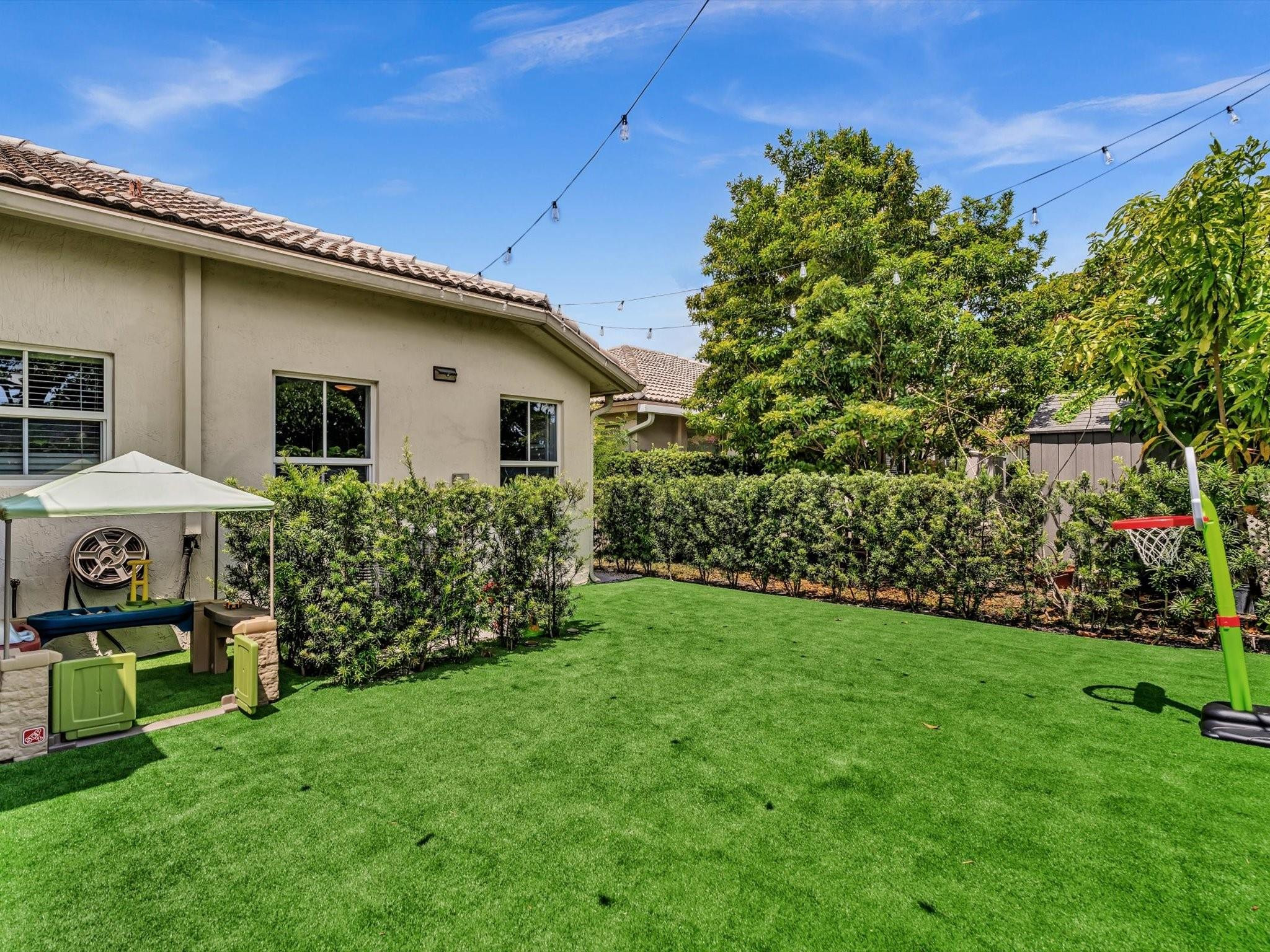 14304 S Royal Cove Cir