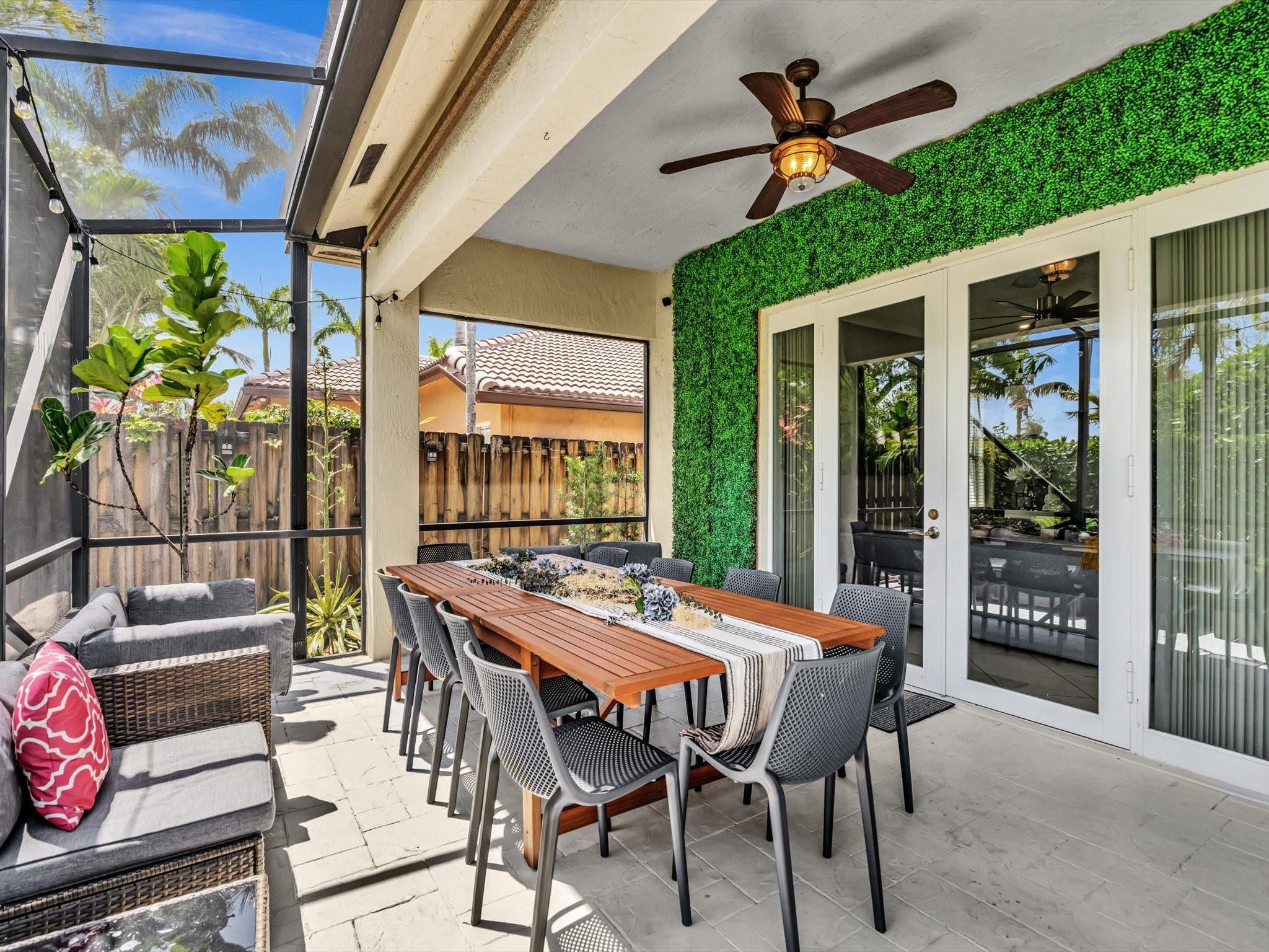 14304 S Royal Cove Cir